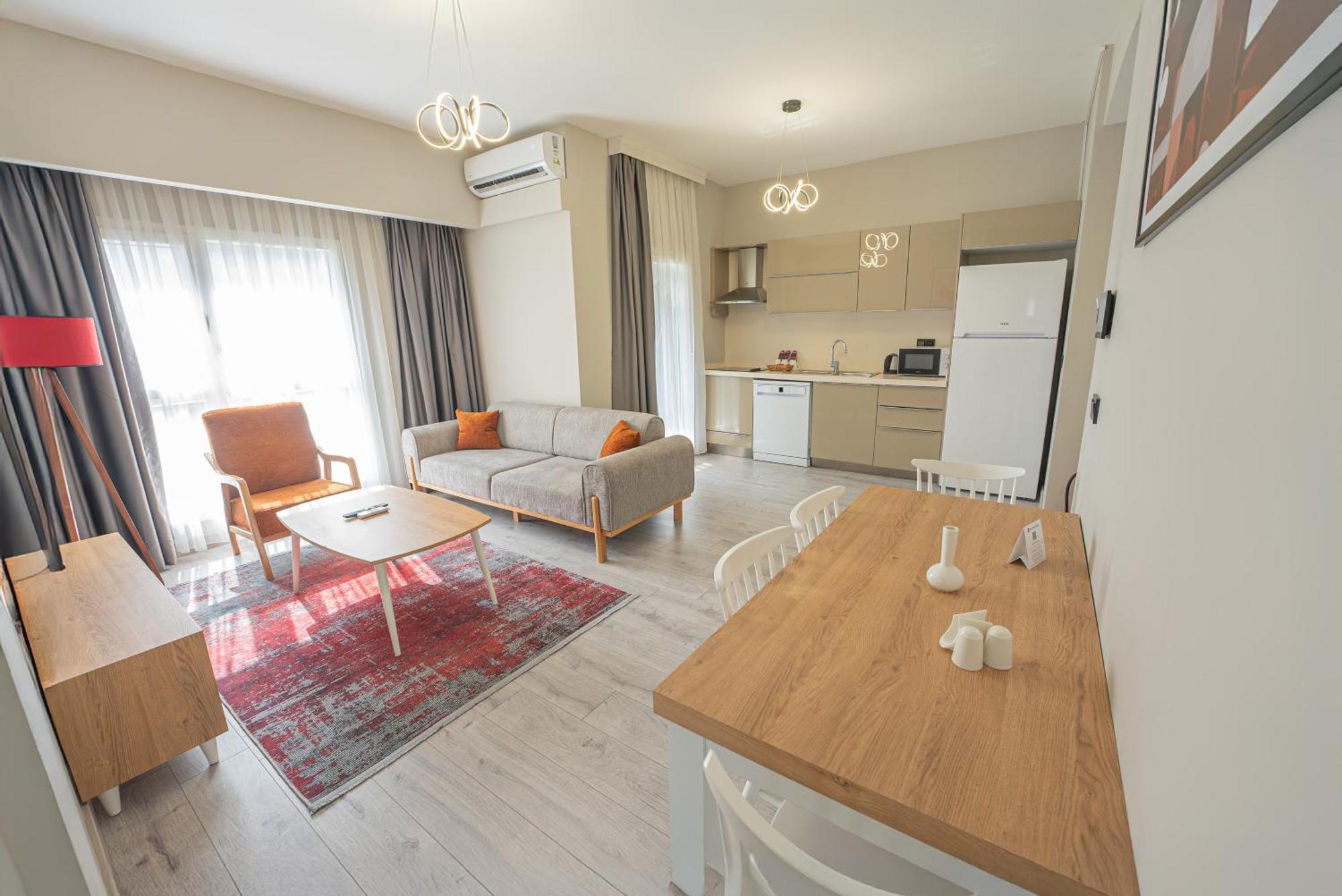 Western & Residences 4*