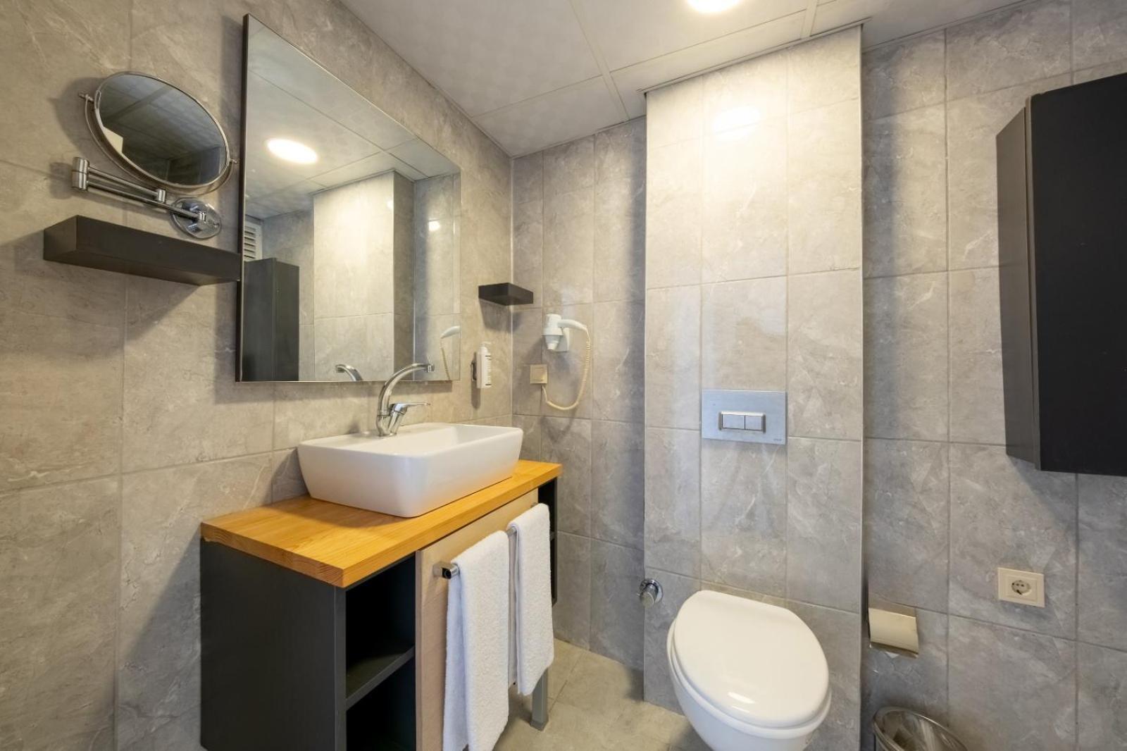 Zeyda Lara Hotel