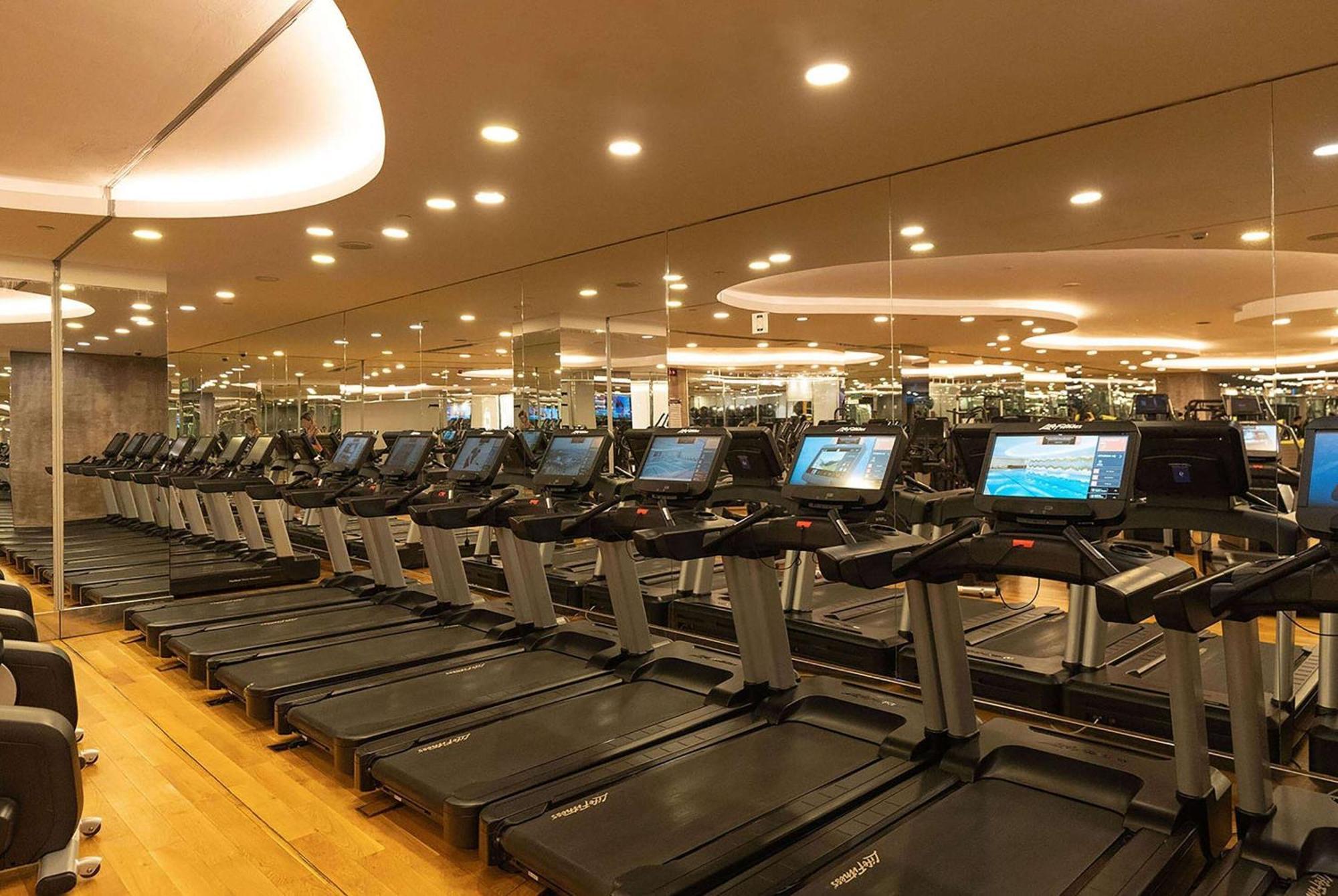Hotel Wyndham Grand Kalamis Marina 5*