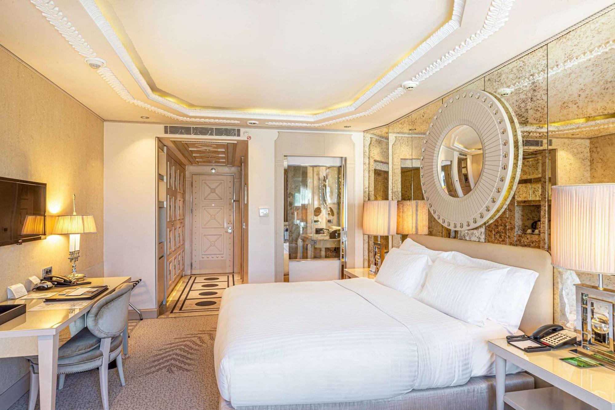 Hotel Wyndham Grand Kalamis Marina Istanbul