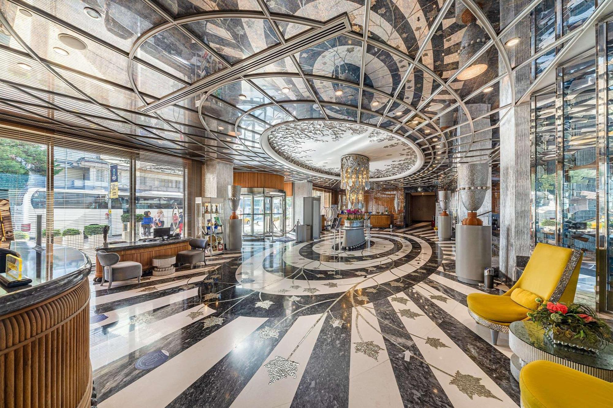 Wyndham Grand Kalamis Marina 5*