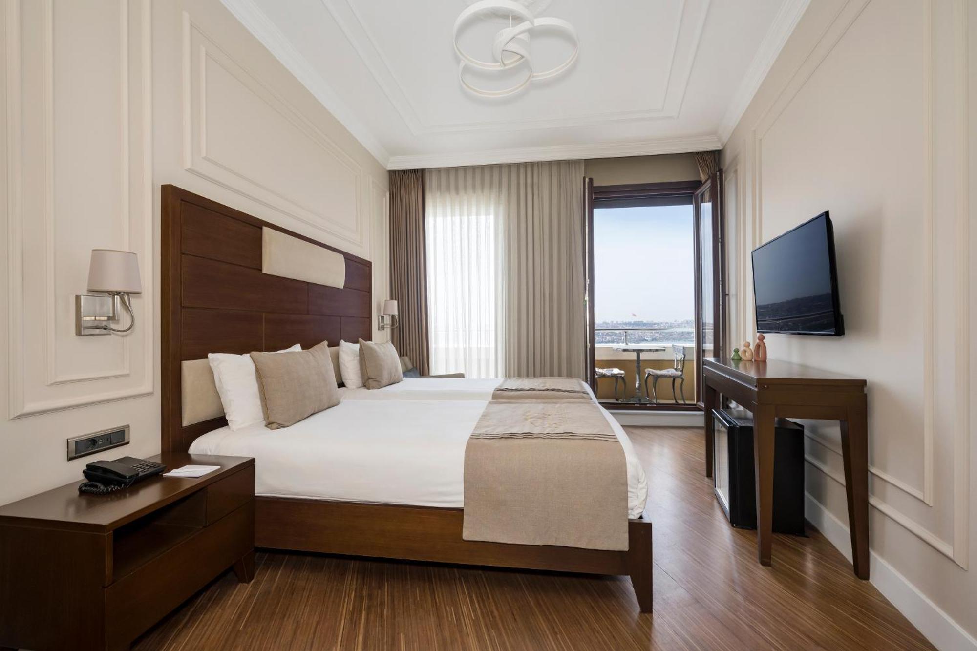 Continental Hotel Pera 4*