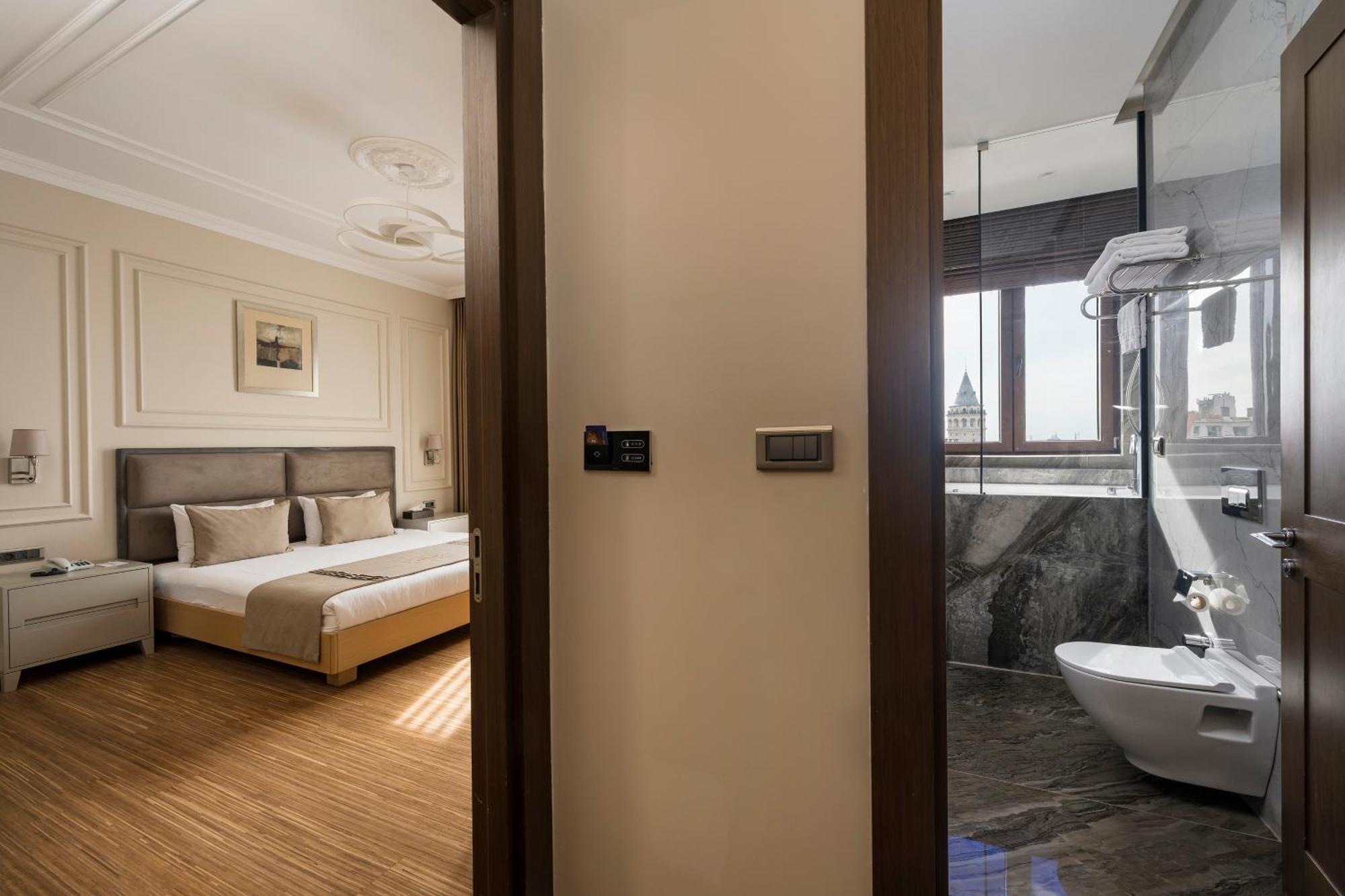 Continental Hotel Pera 4*