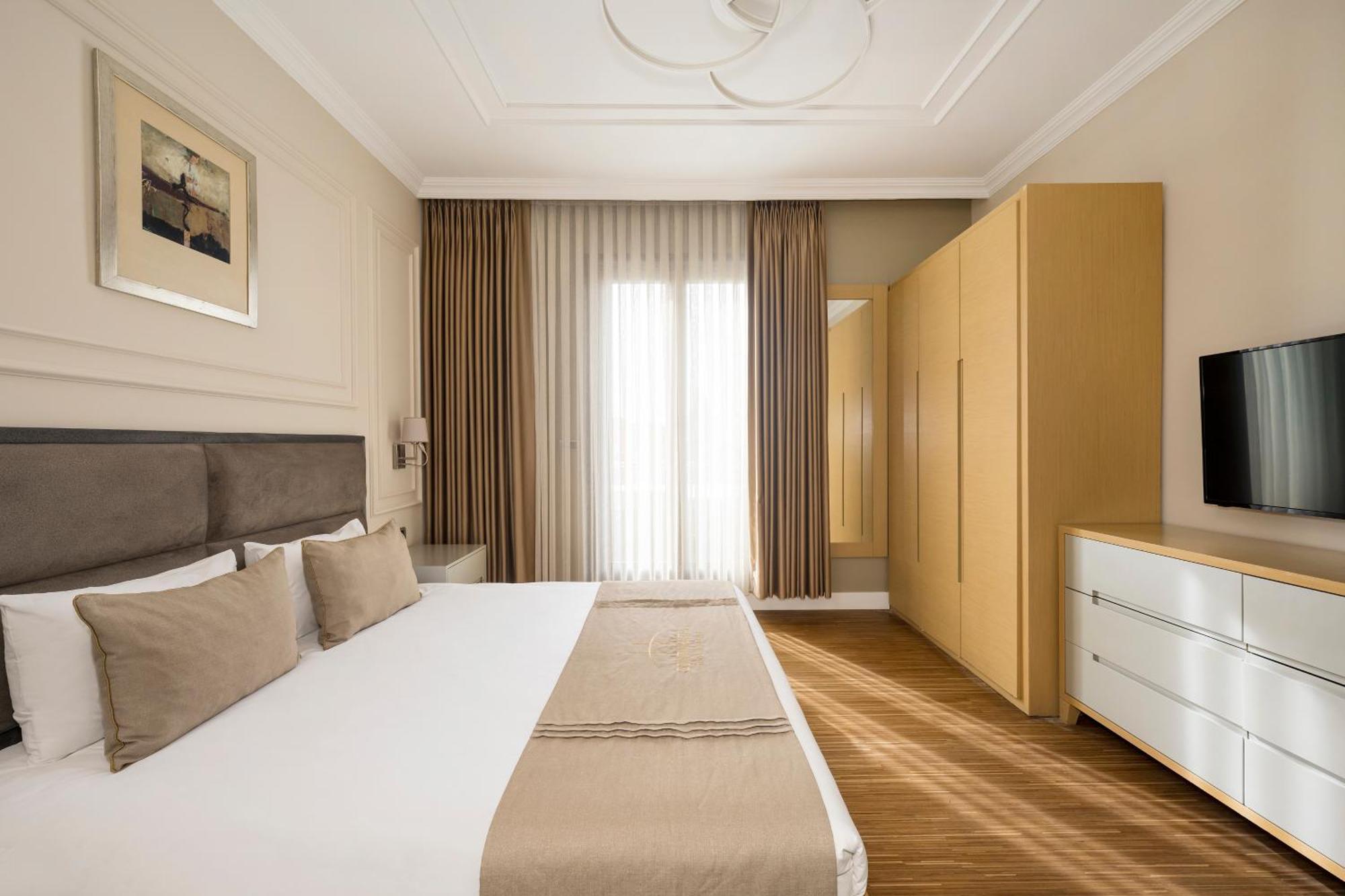 Continental Hotel Pera 4*