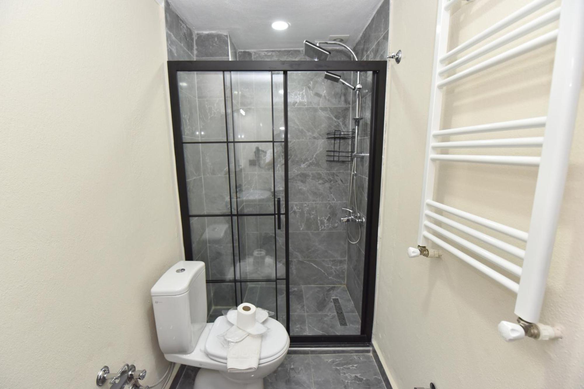 Royalis Boutique Hotel 3*
