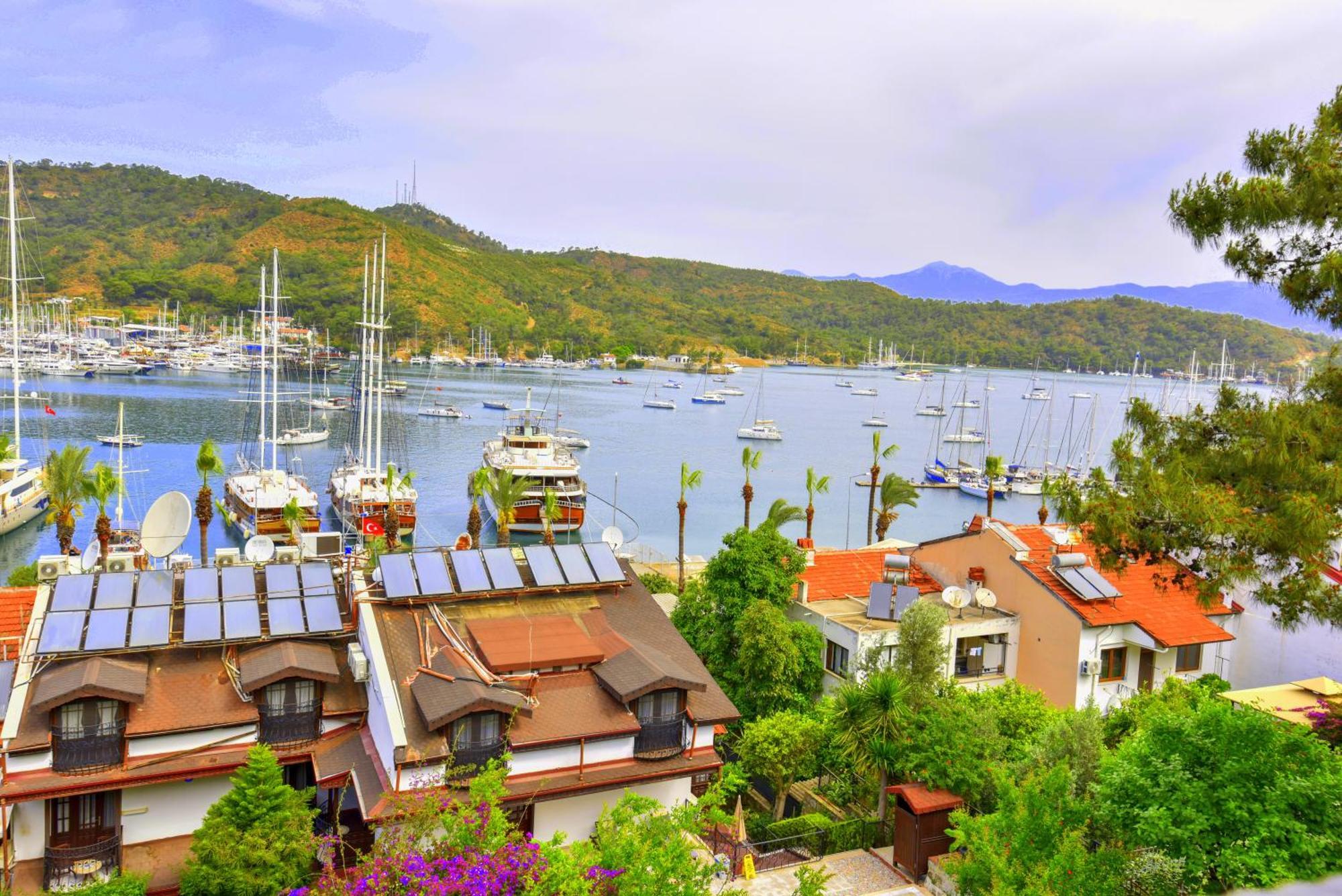 Royalis Boutique Hotel 3*