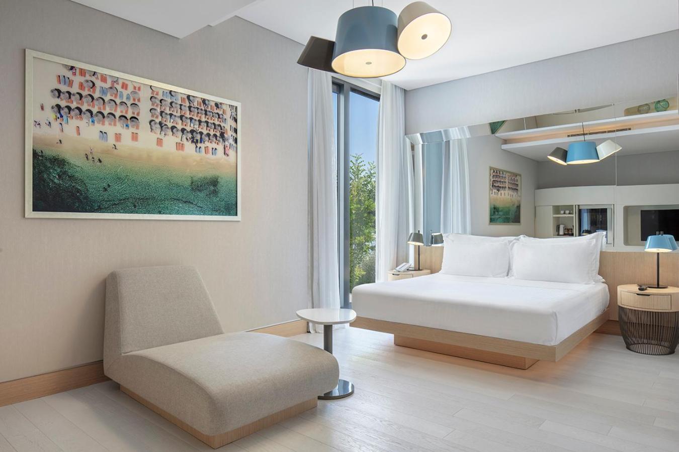 Susona Bodrum, Lxr &