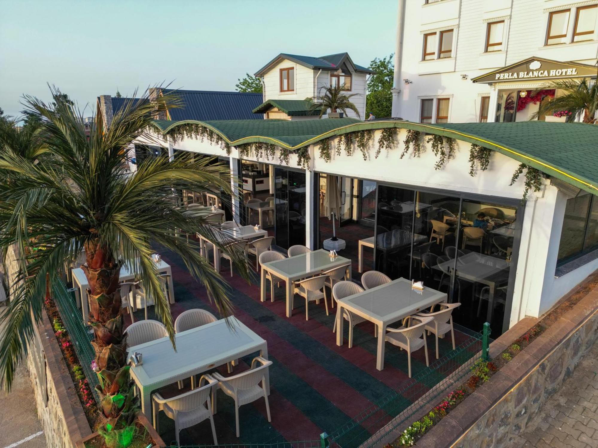 Perla Blanca Aparthotel 4*