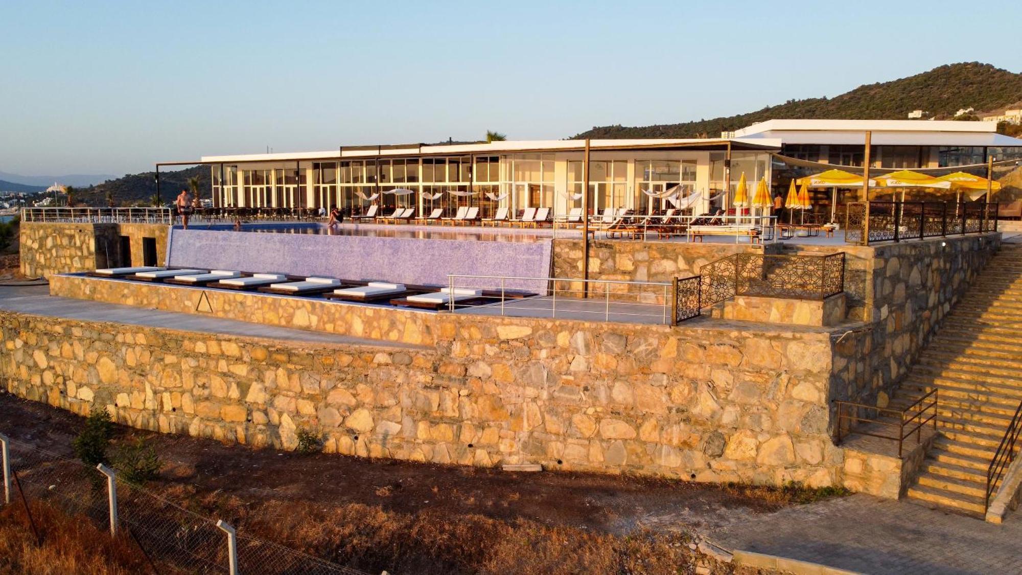 Ni Marin Hotel 5*