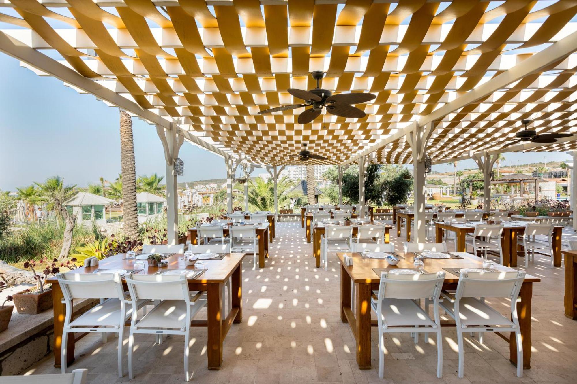 Alacati Beach Resort Hotel