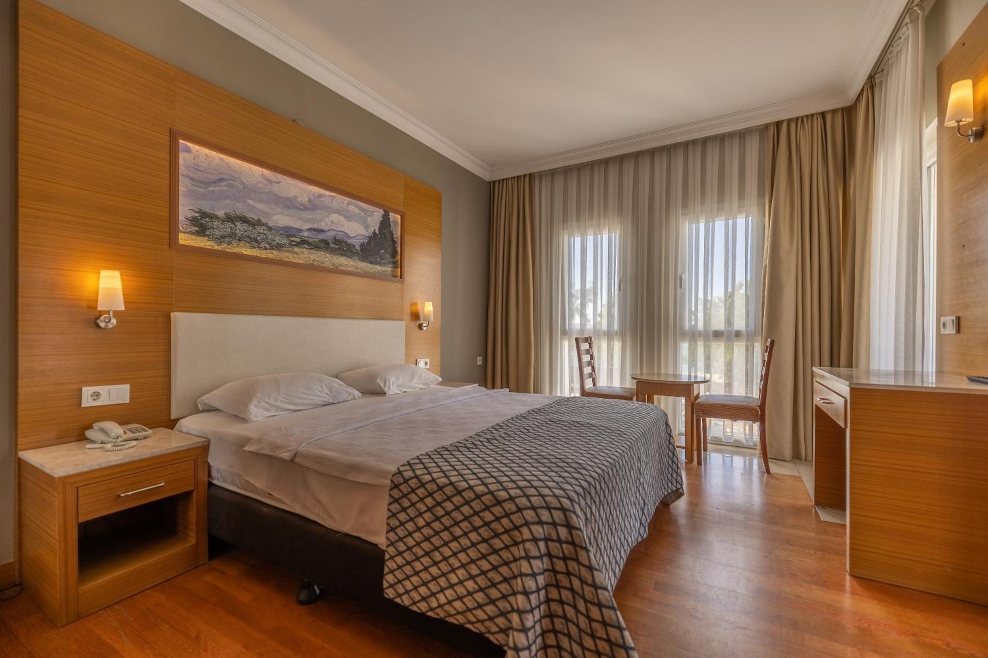Hotel Halic Park 5*