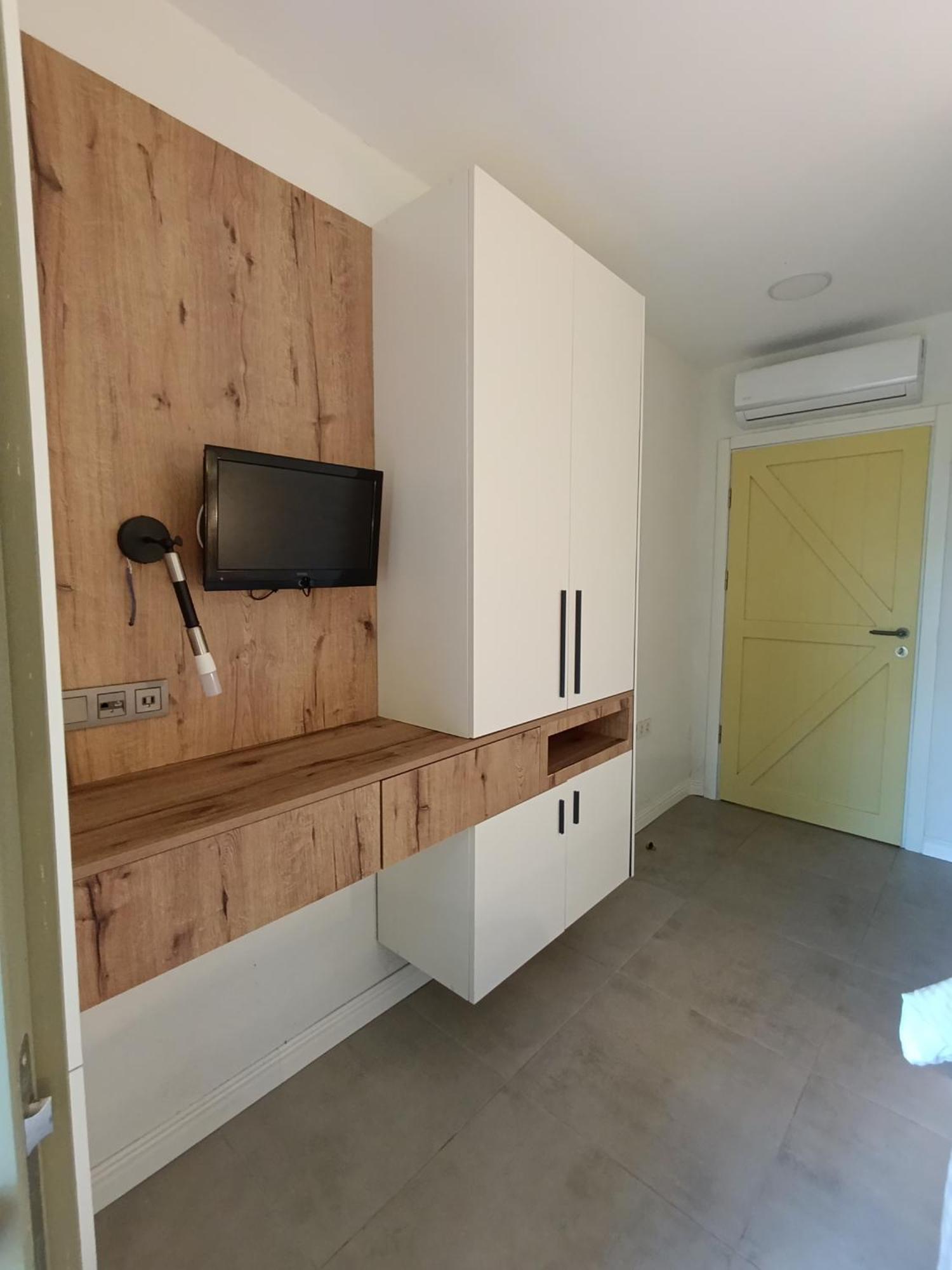 Kumkat Hotel *