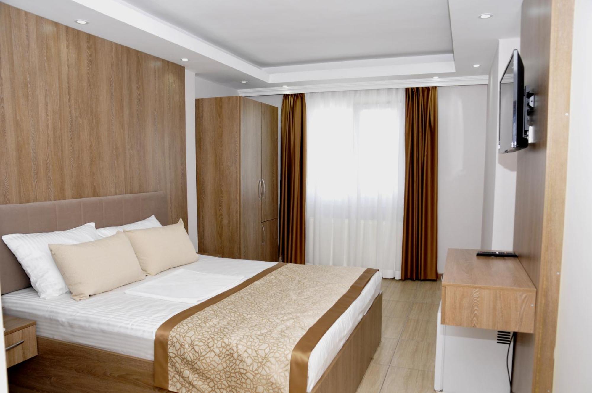 Hotel Lion *