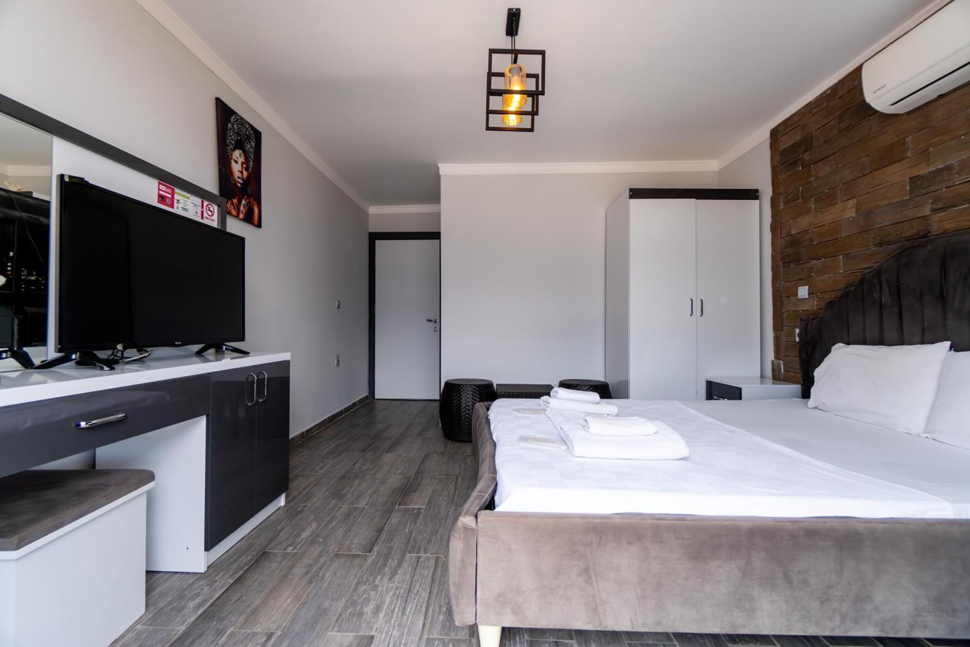 Stone House Butik Hotel