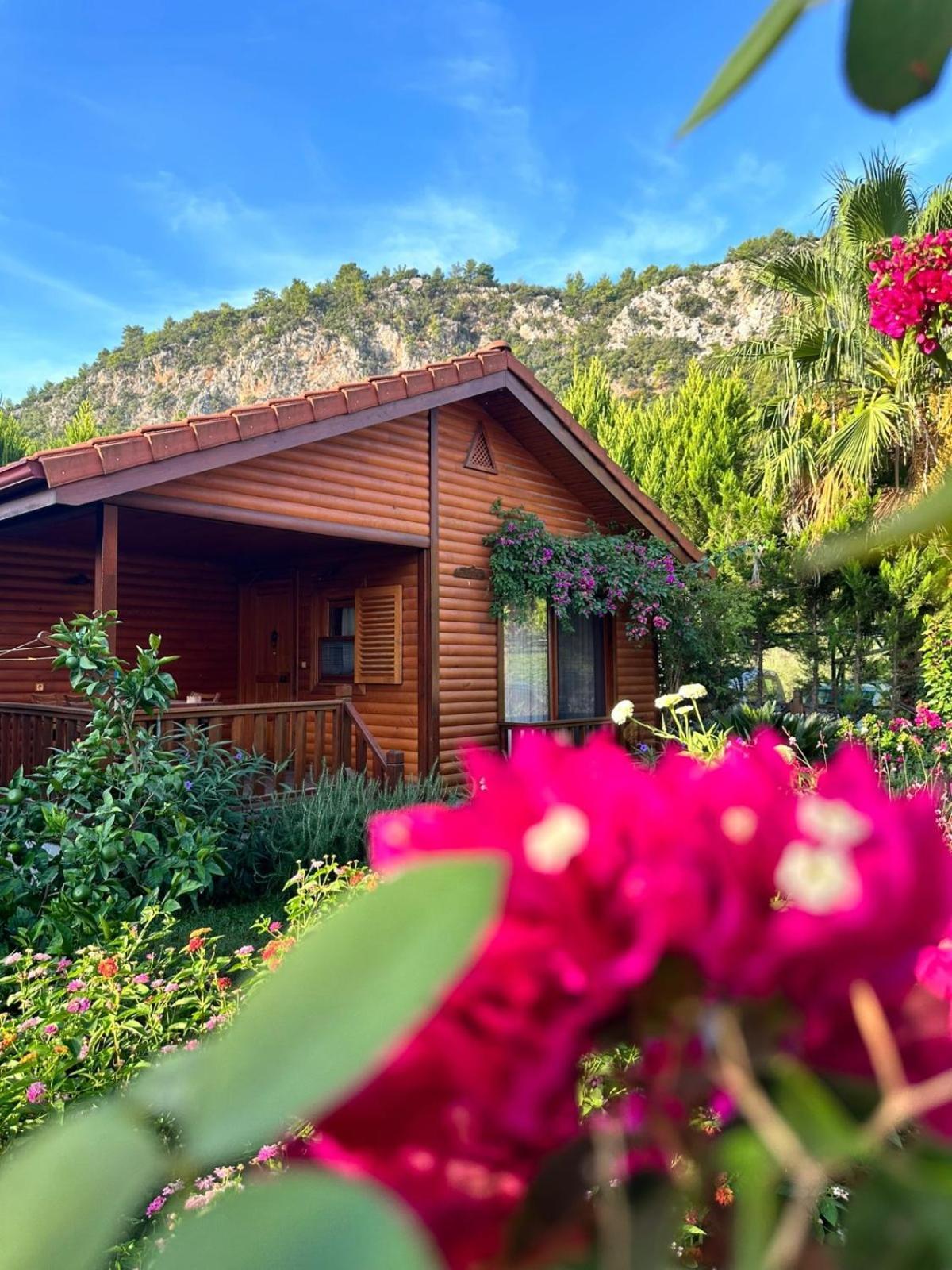Aparthotel Leontopolis 3*