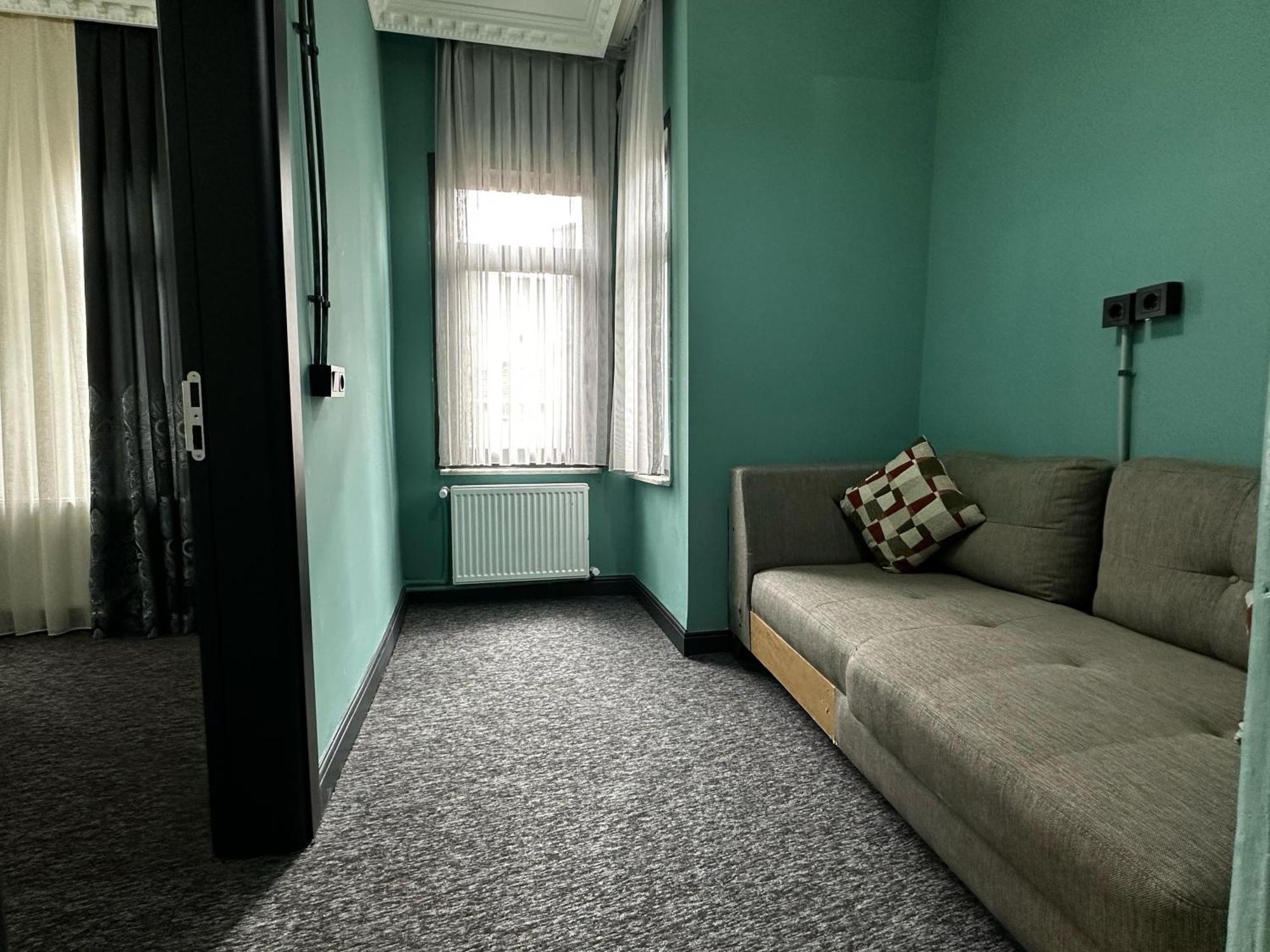 Apartment Seven Roses