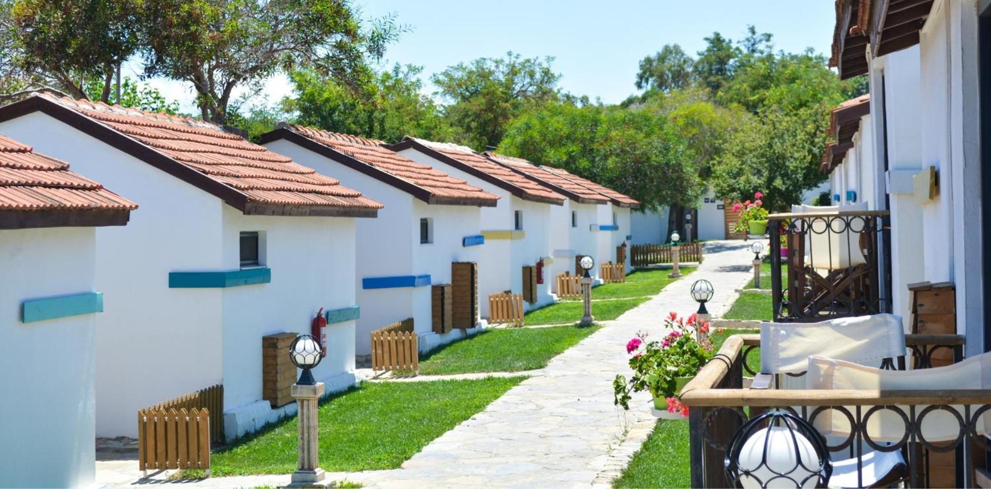 Maya Bistro & Hotel