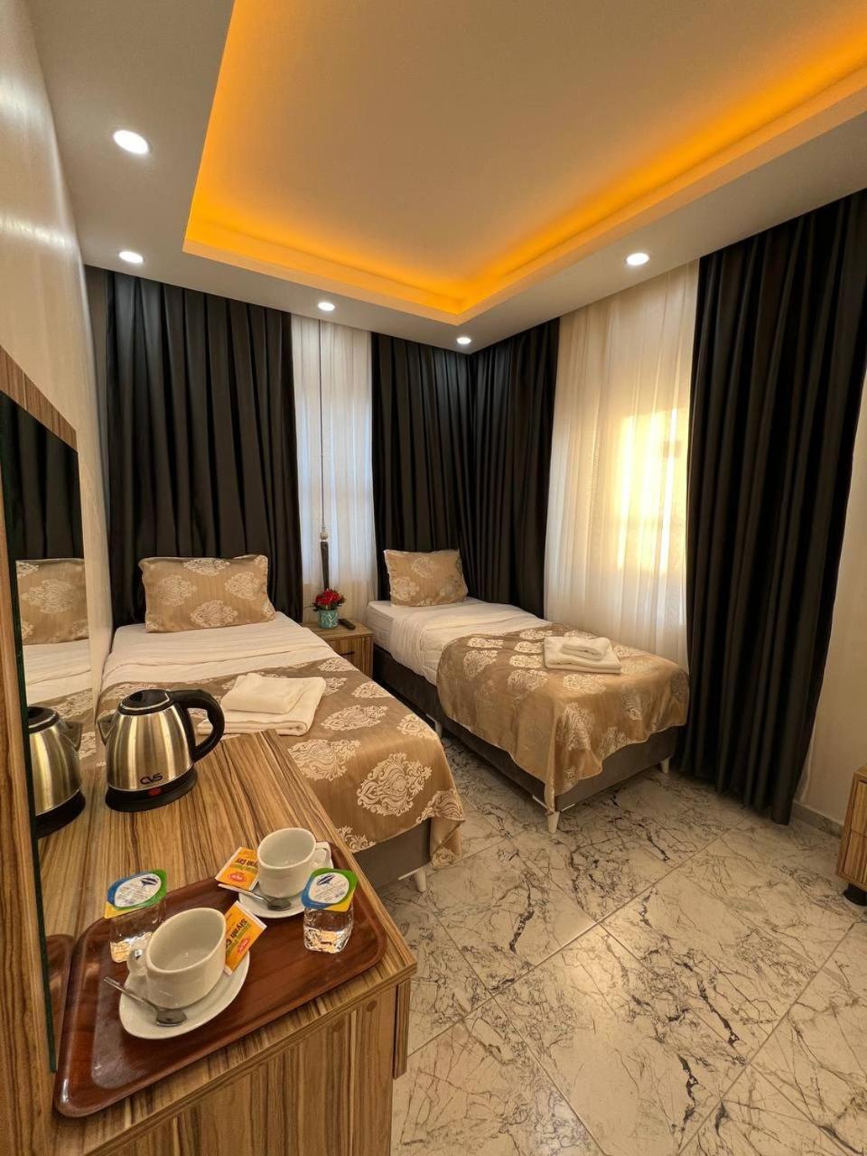 By Historia Hotel