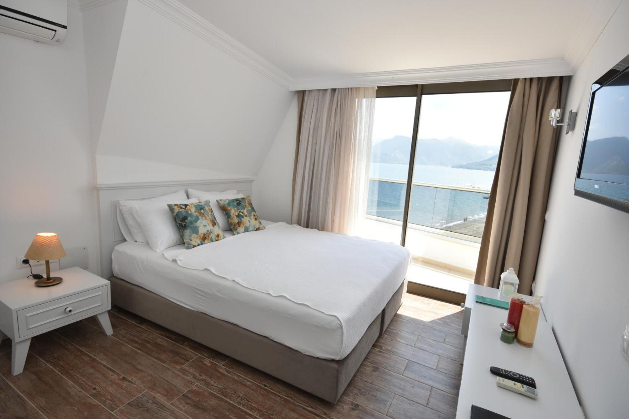 Aurasia Hotel