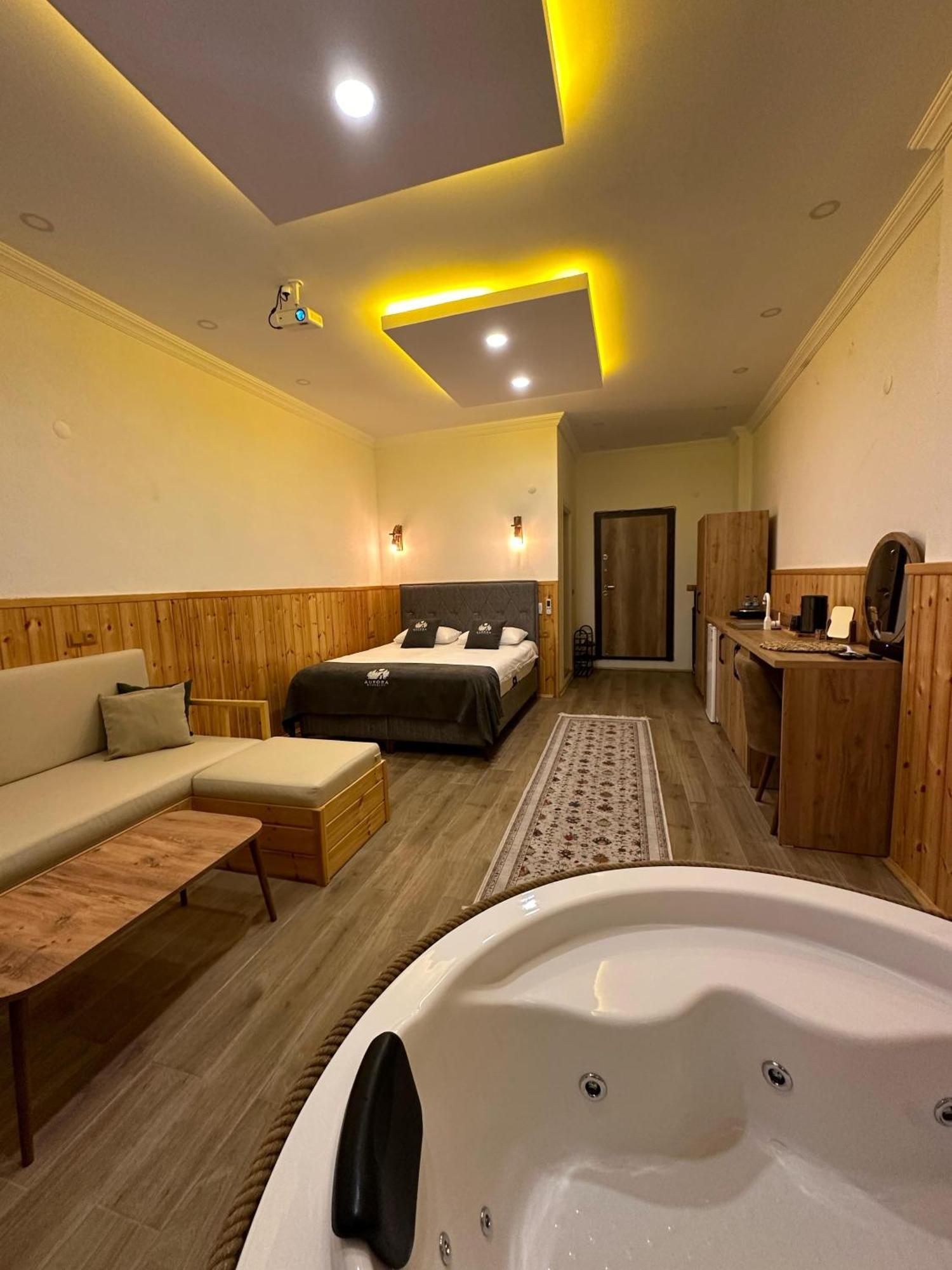 Hotel Aurora *