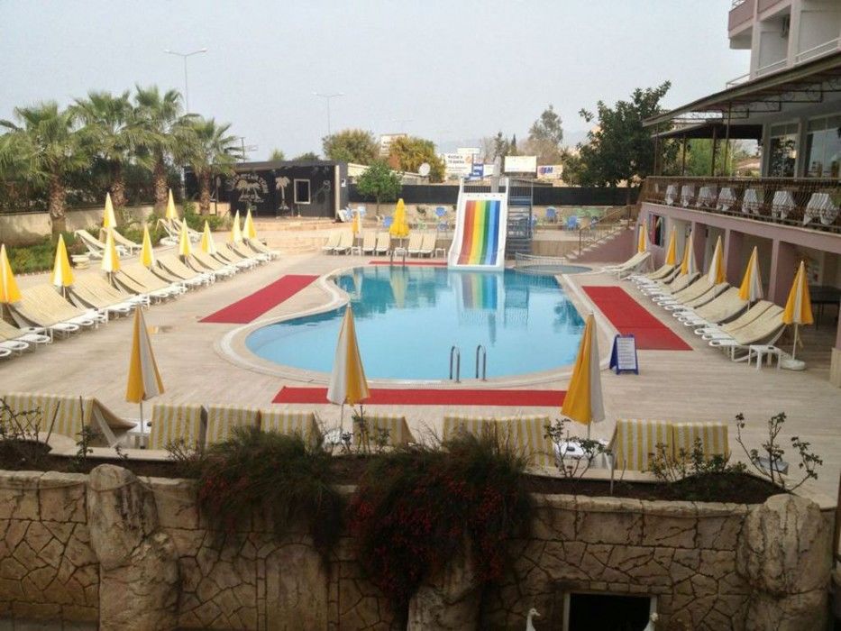 Ideal Hotel