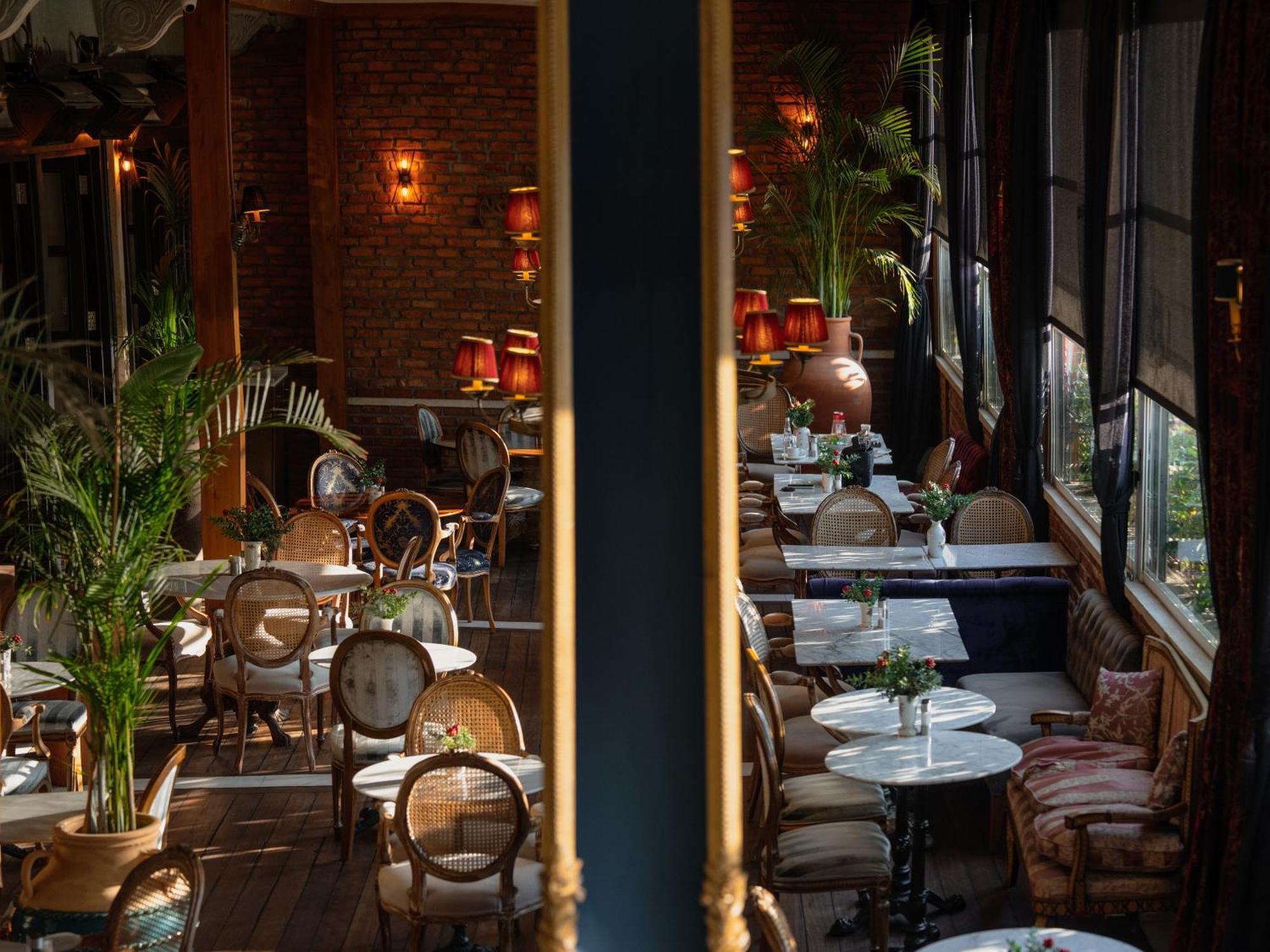 Meroddi Barnathan Istanbul
