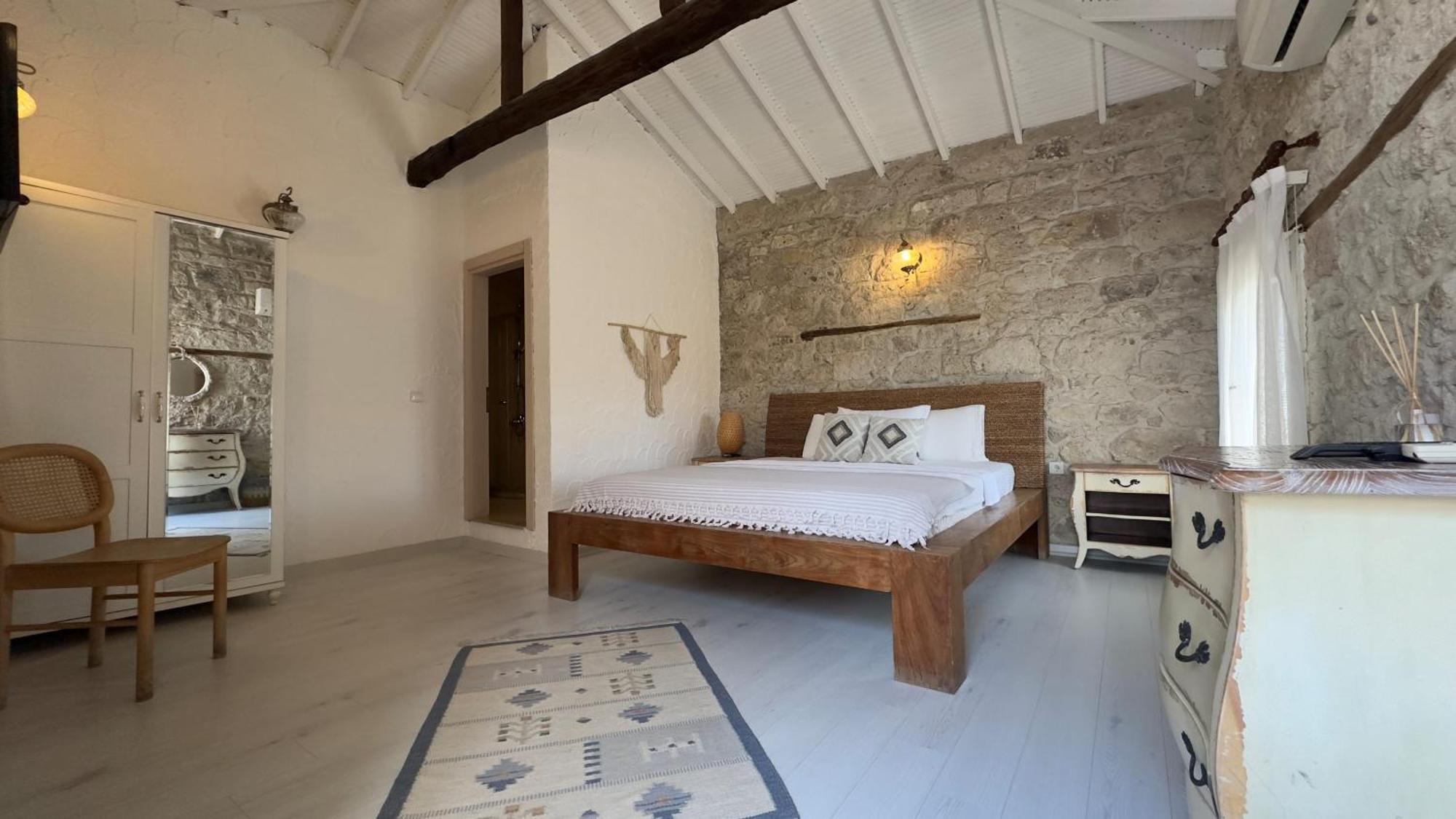 Aliko Hotel 4*