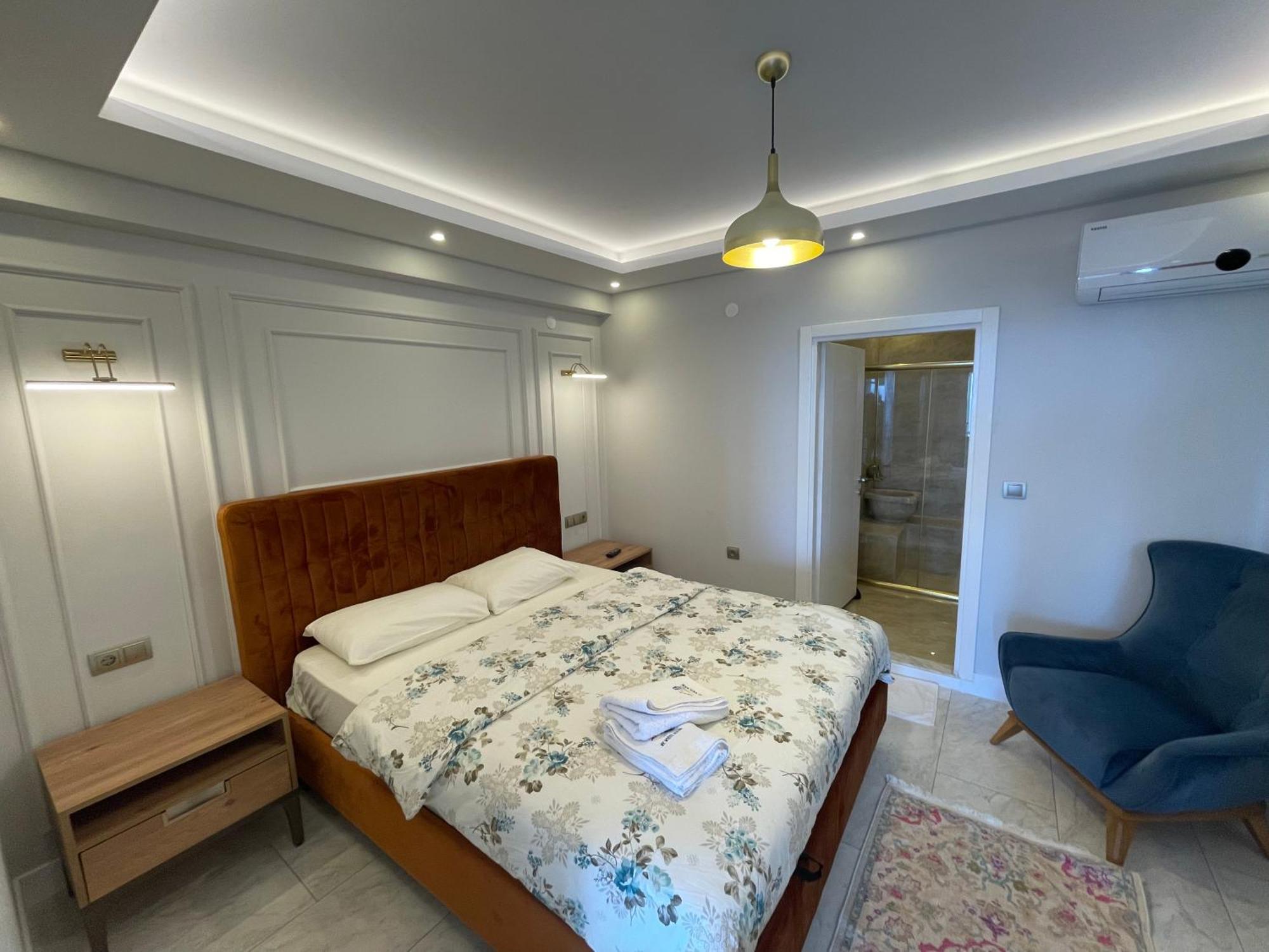 My White House Apartment *