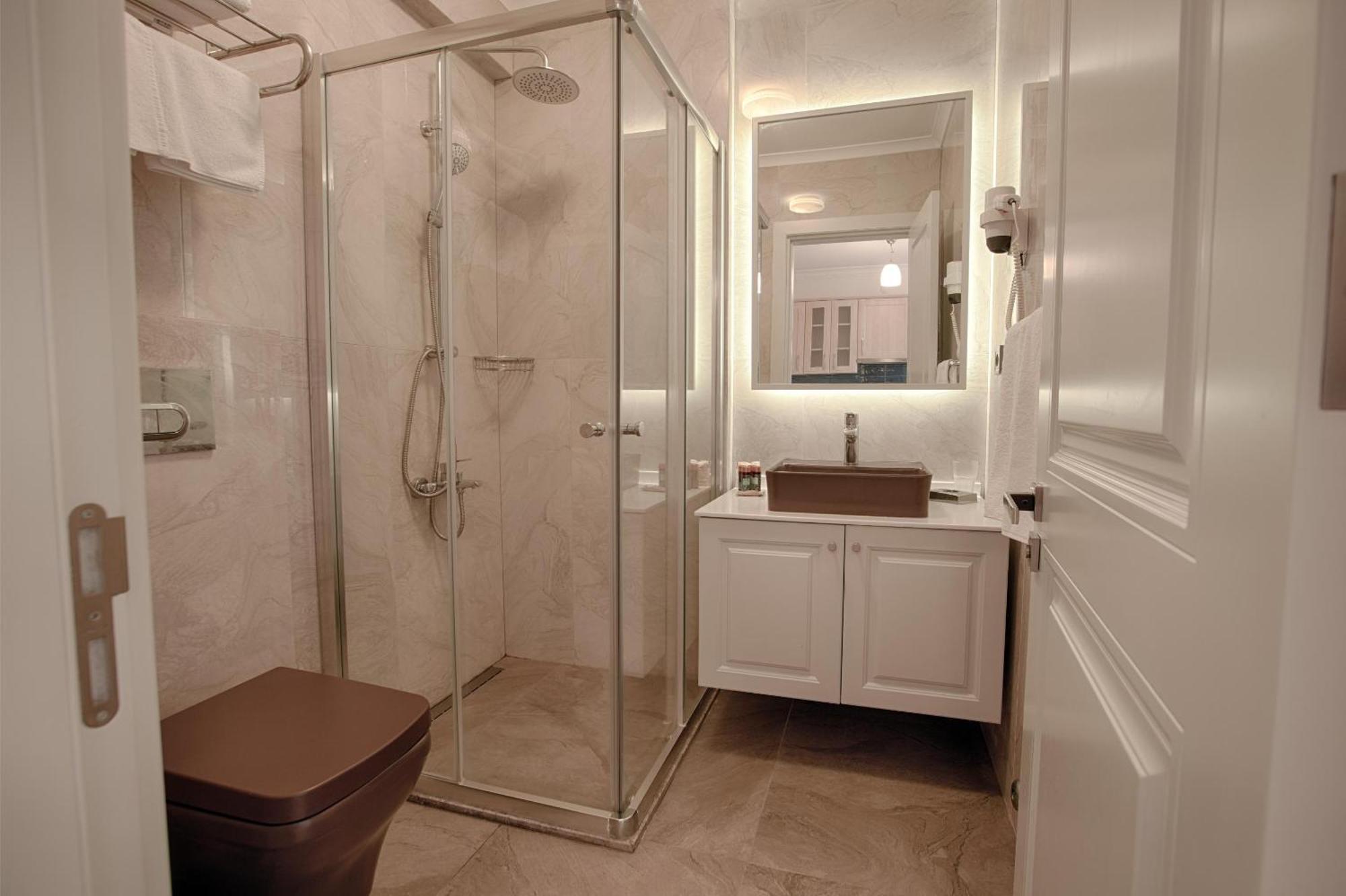 Hotel Exclusive & 3*