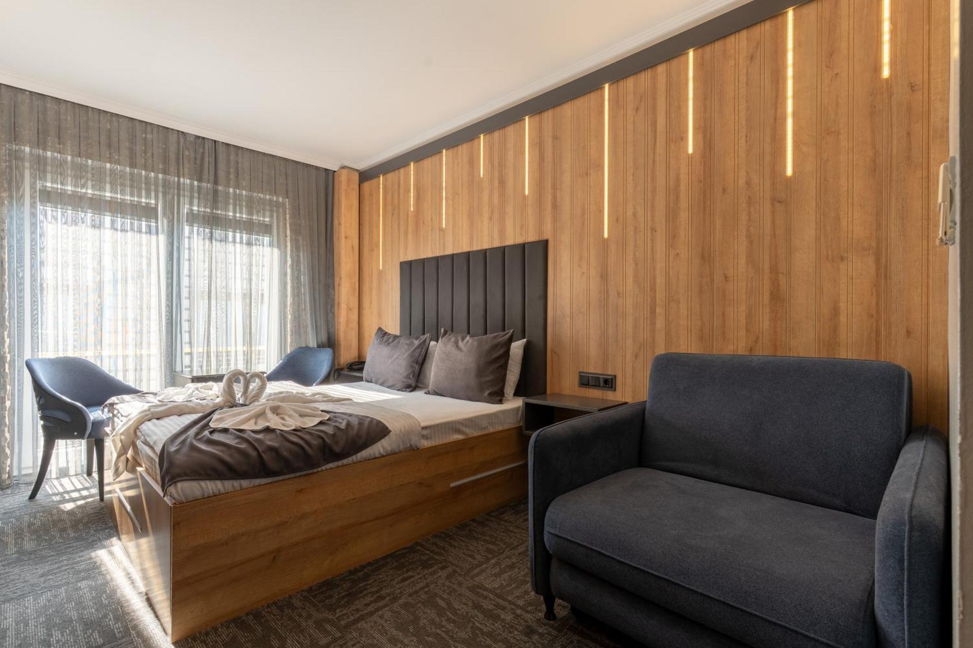 Fengo & Hotel 3*