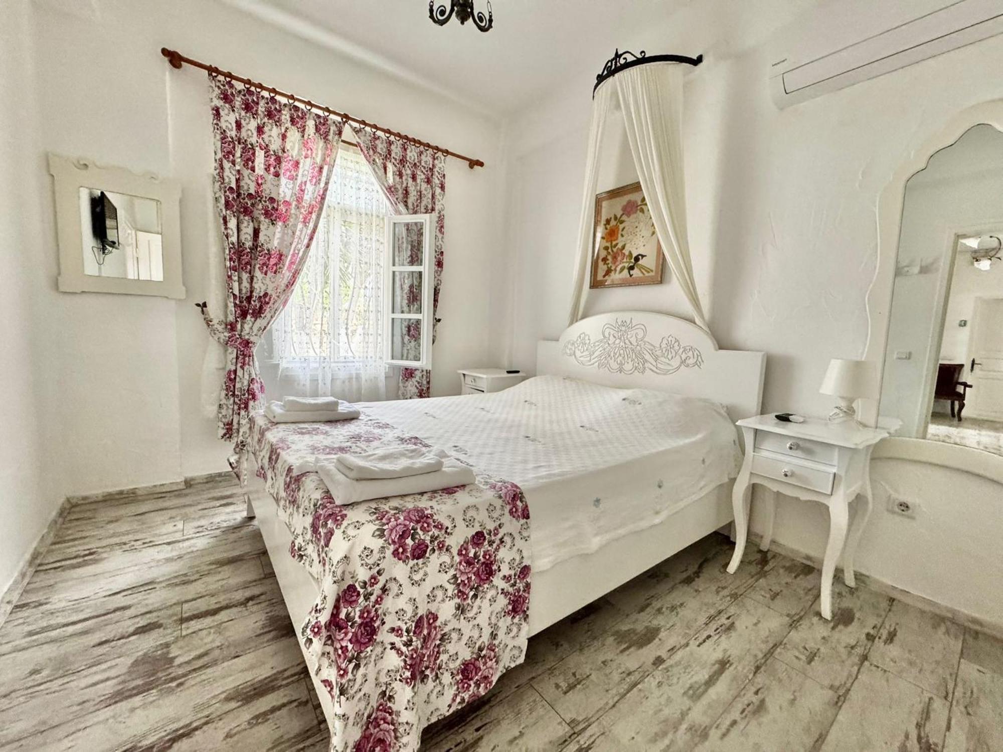 Aisem By Hire Hotel