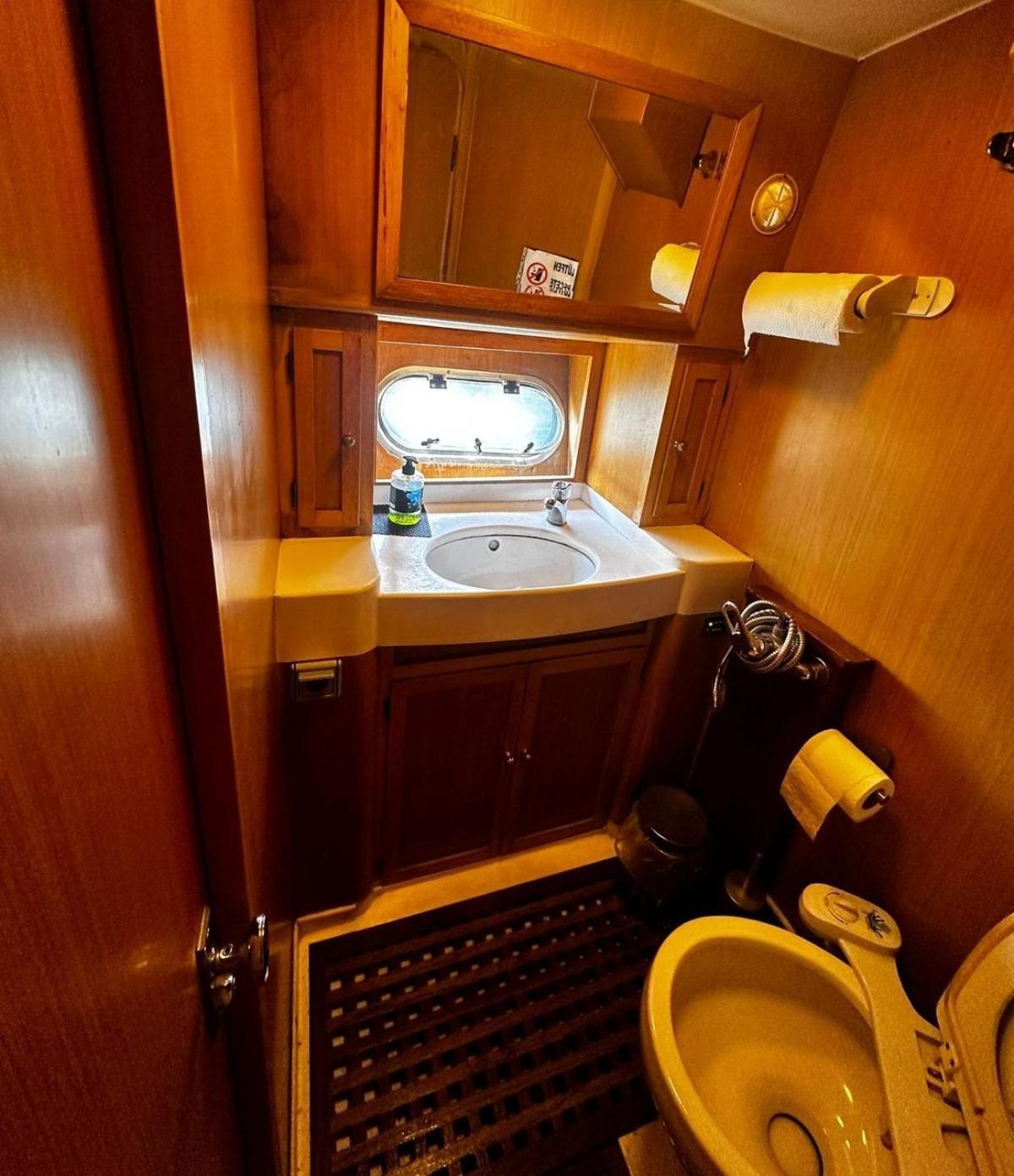 Botel Pruva Yacht *