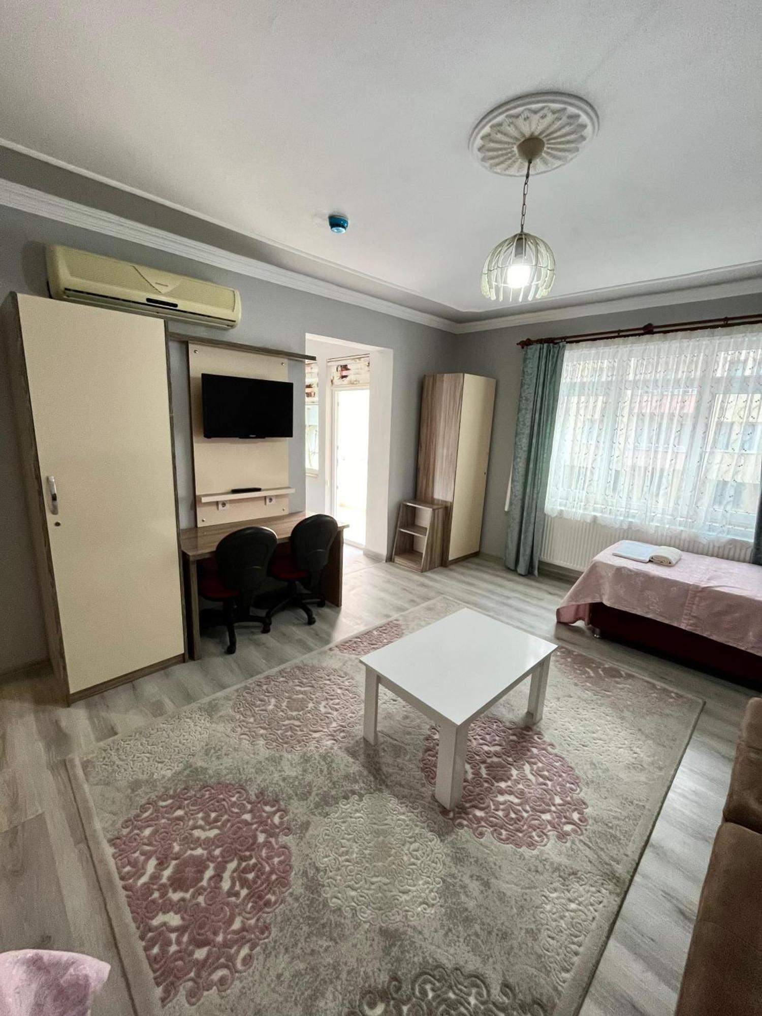 Yali Apartment *