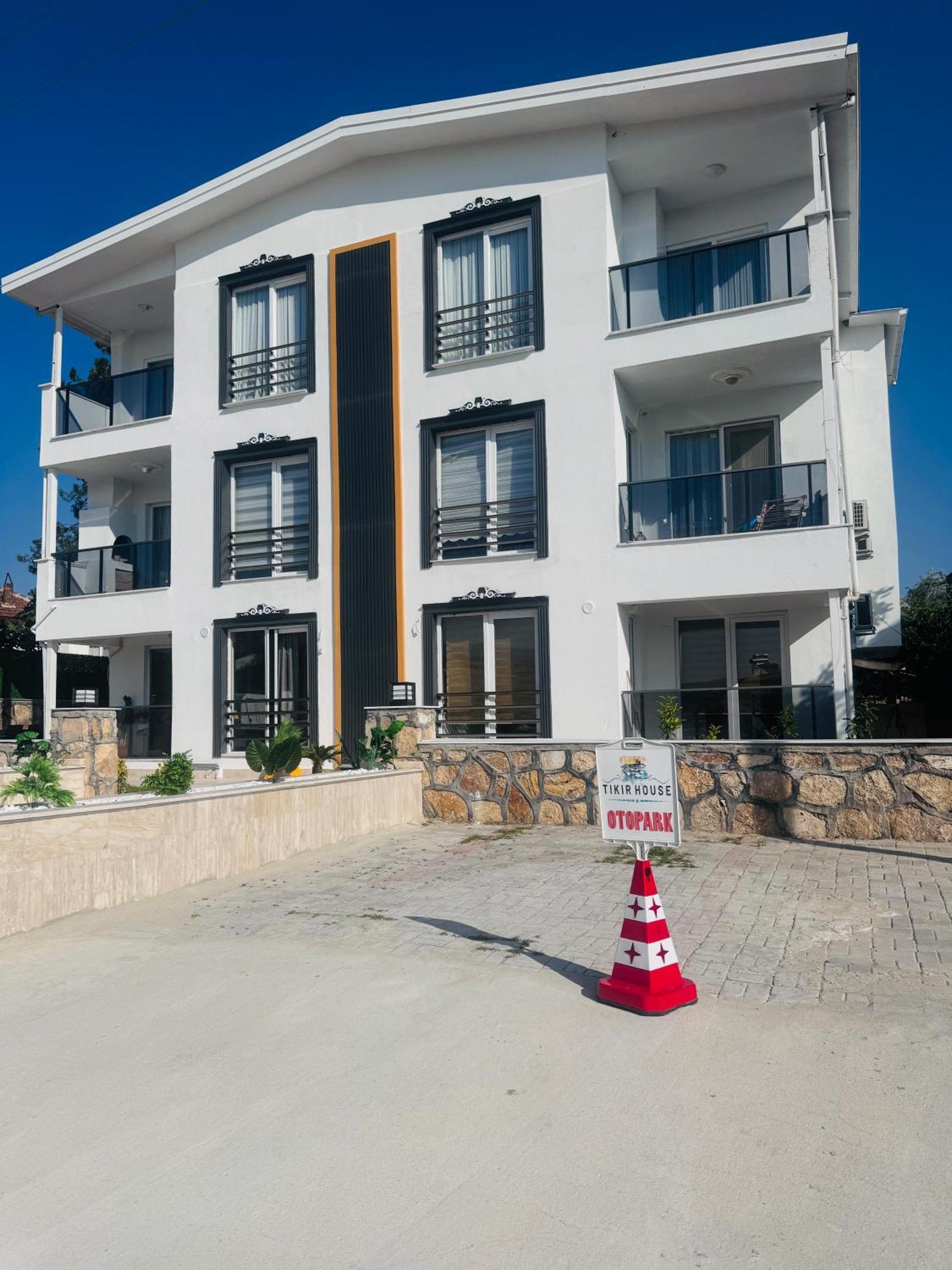 Aparthotel Tikir House