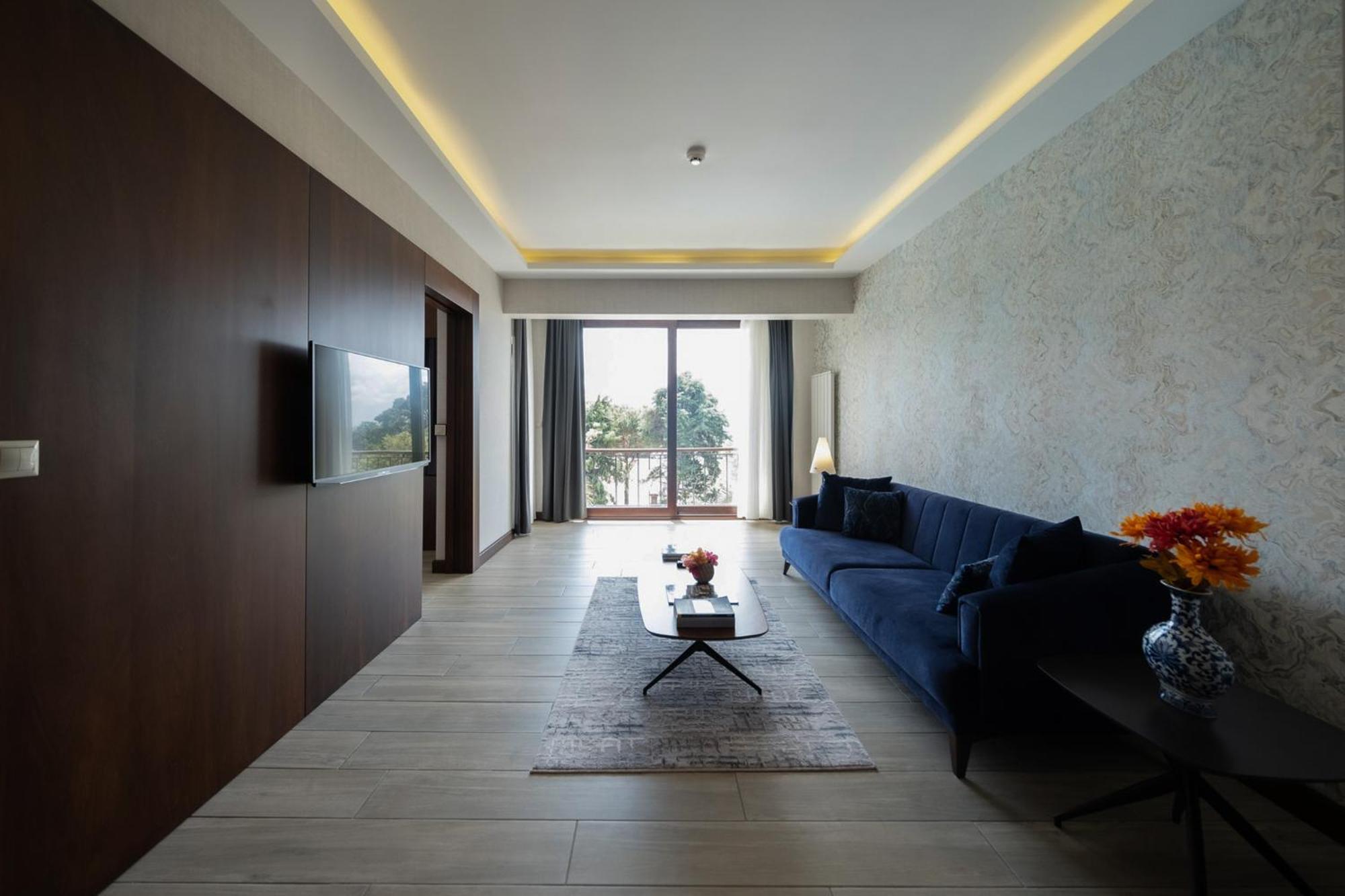 Hotel Iris & 4*
