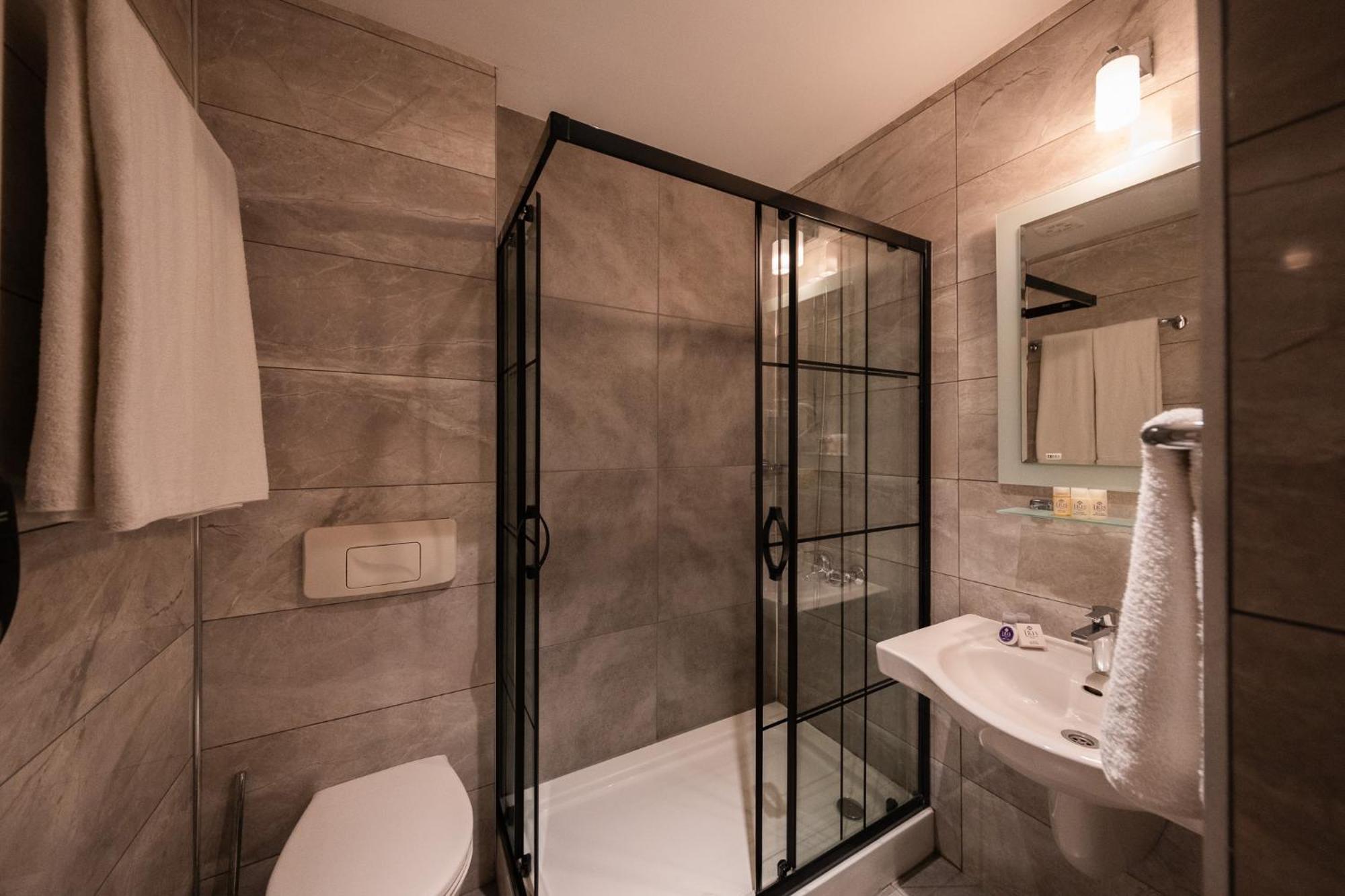 Hotel Iris & Canakkale