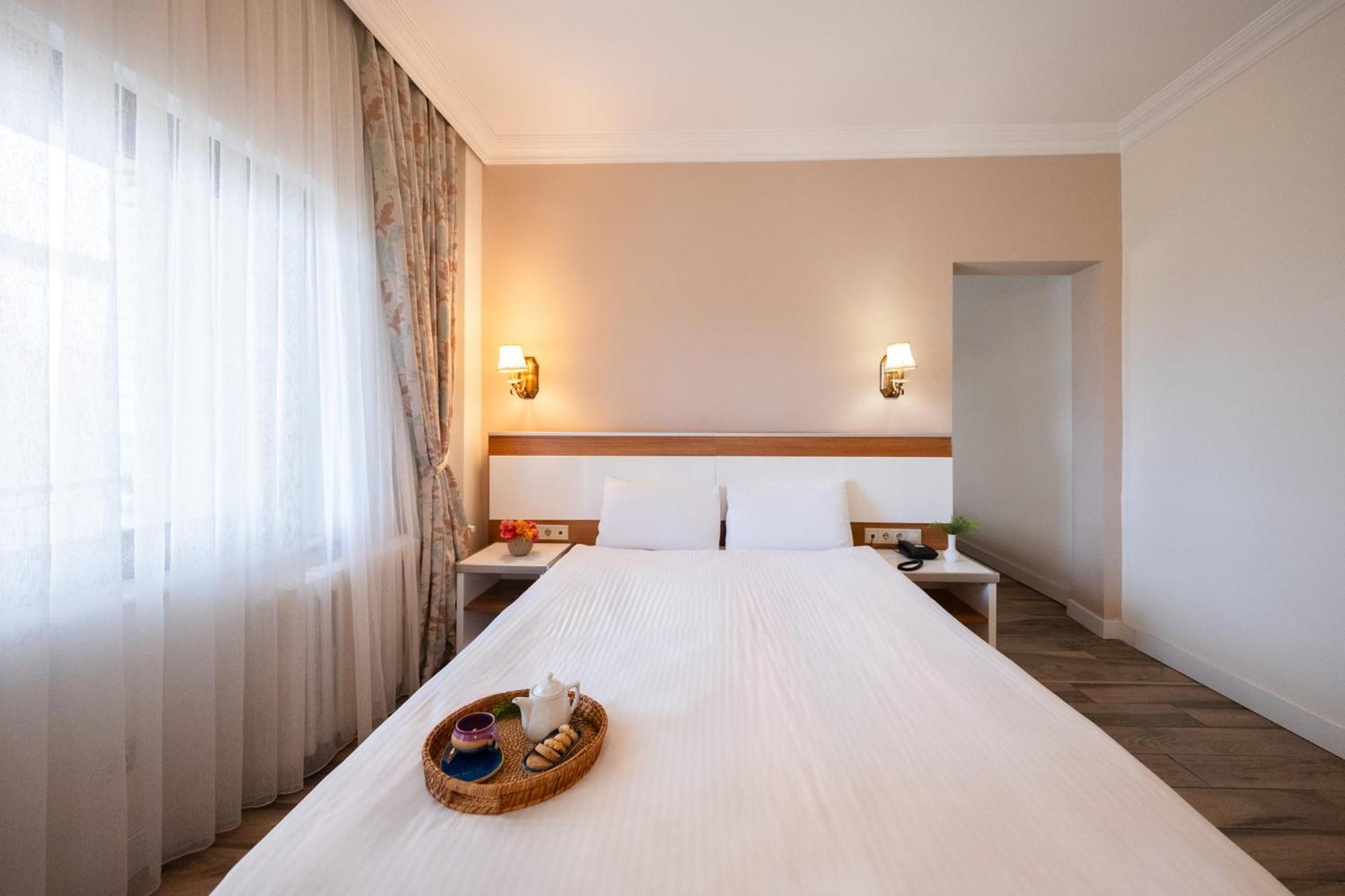 Hotel Iris & 4*