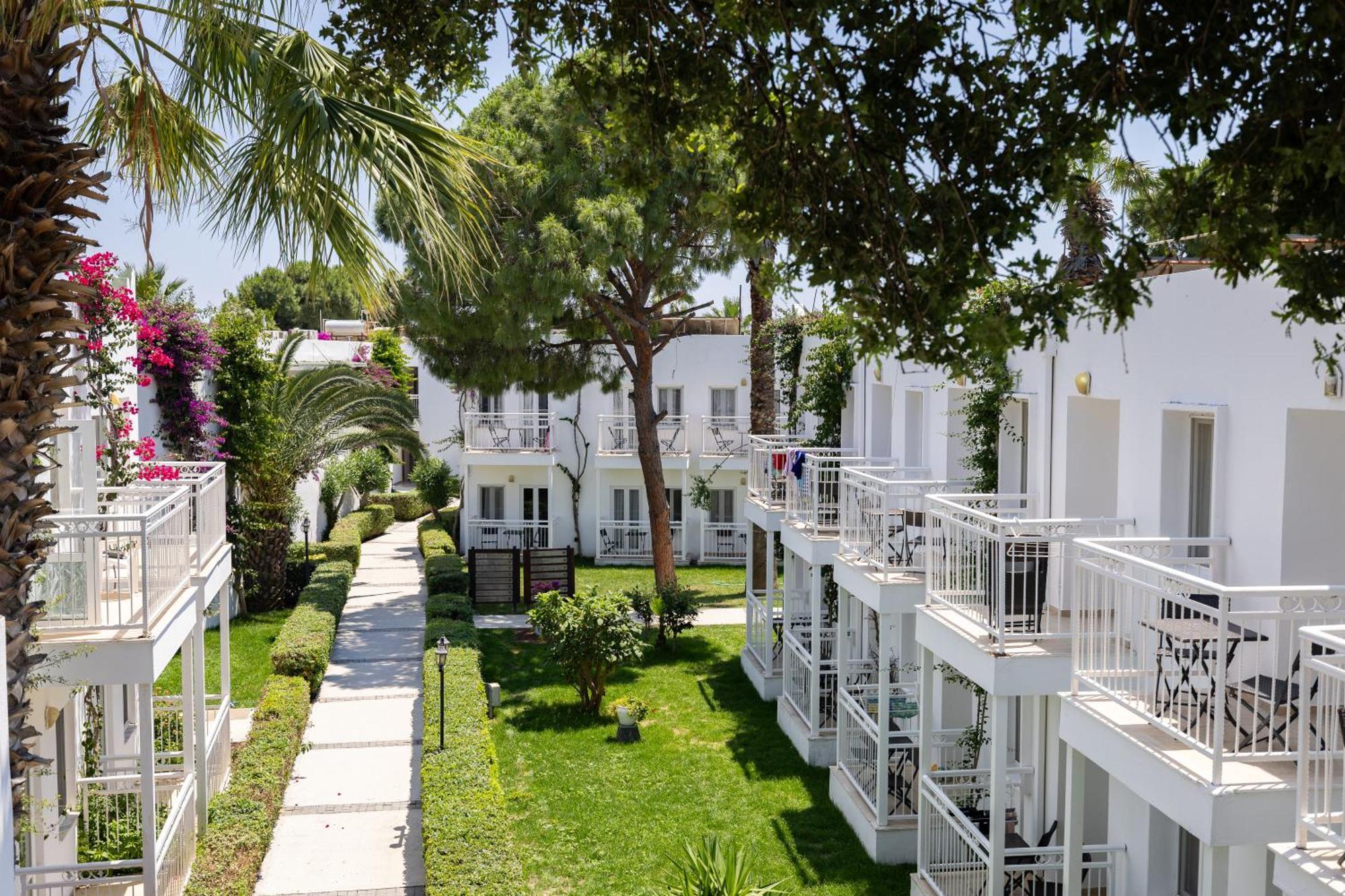 Petunya Resort 4*