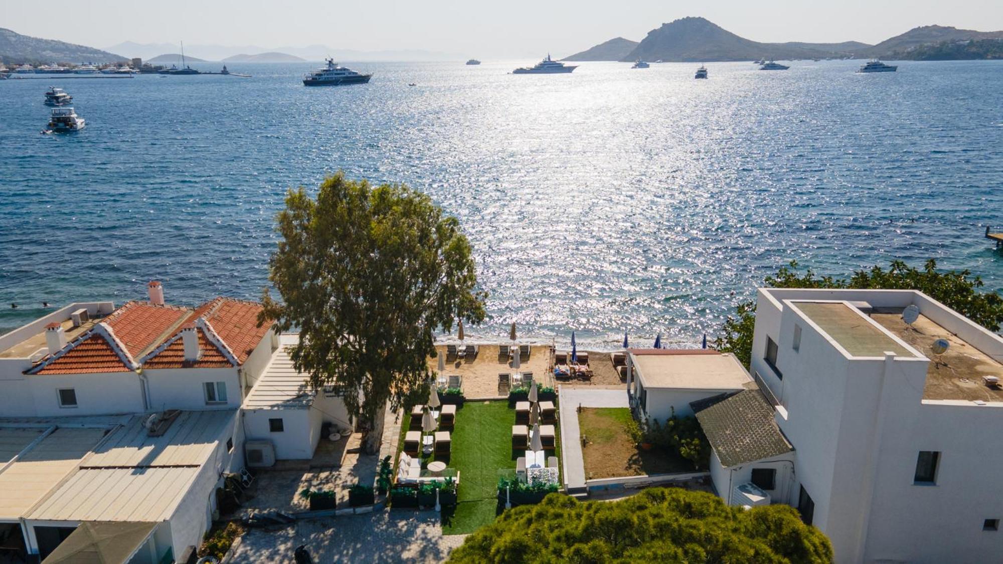 Blue Point Hotel *