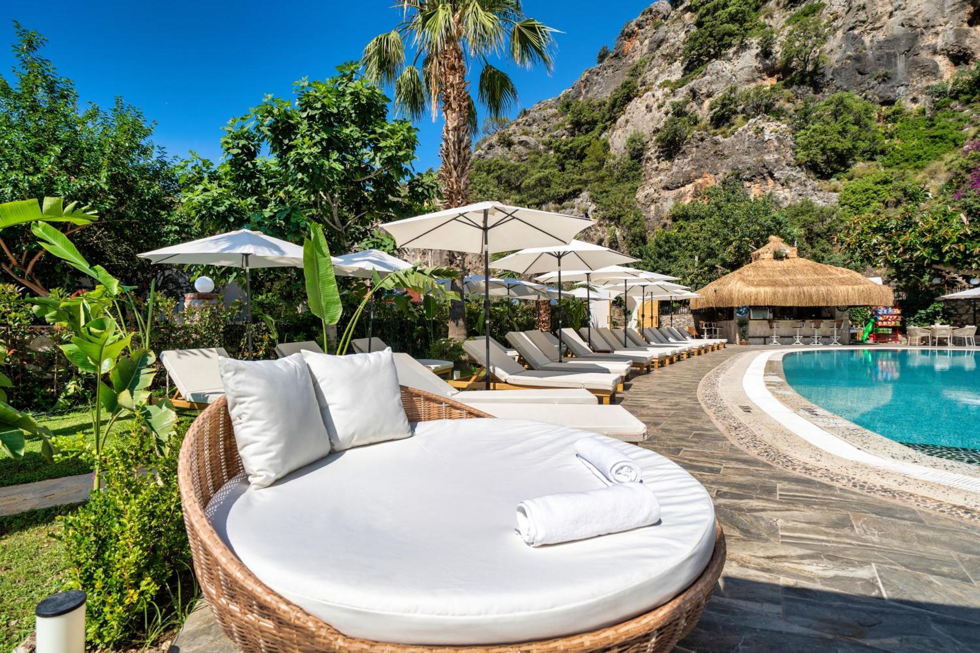 Ata Lagoon Hotel