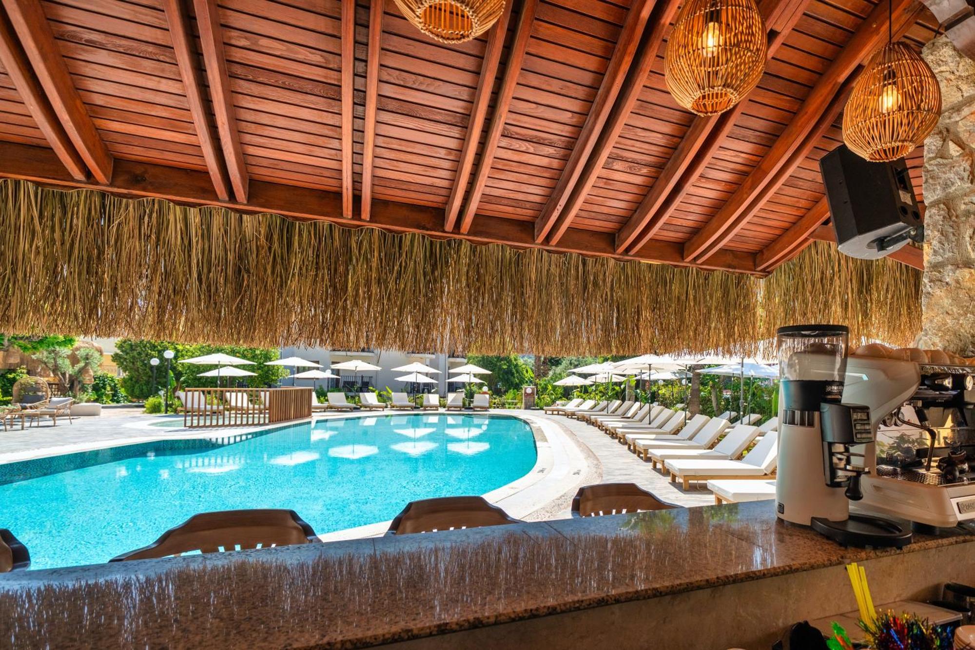 Ata Lagoon Hotel