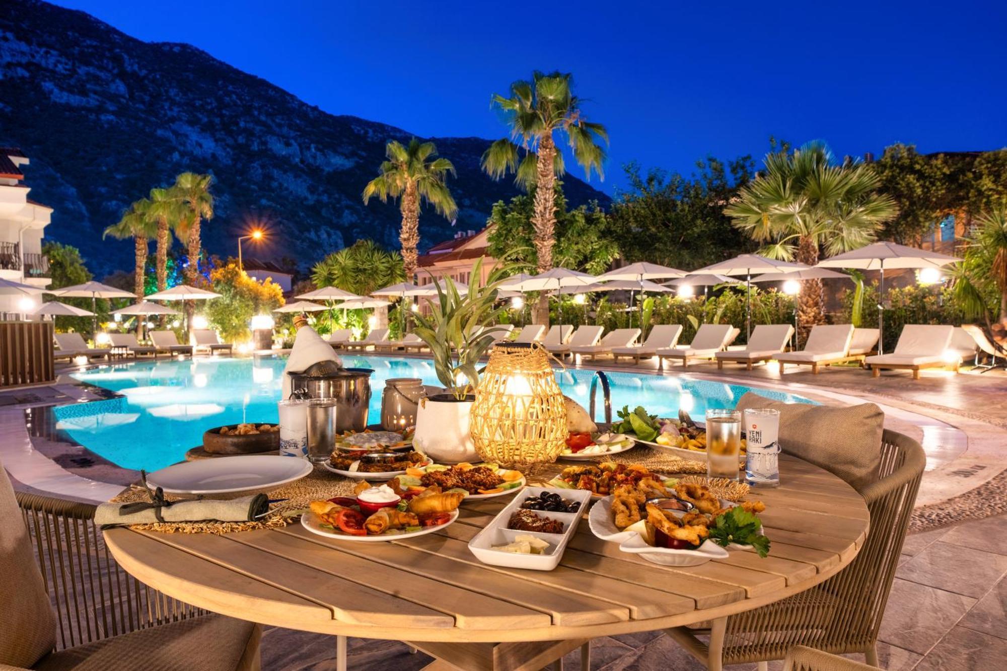 Ata Lagoon Hotel 3*