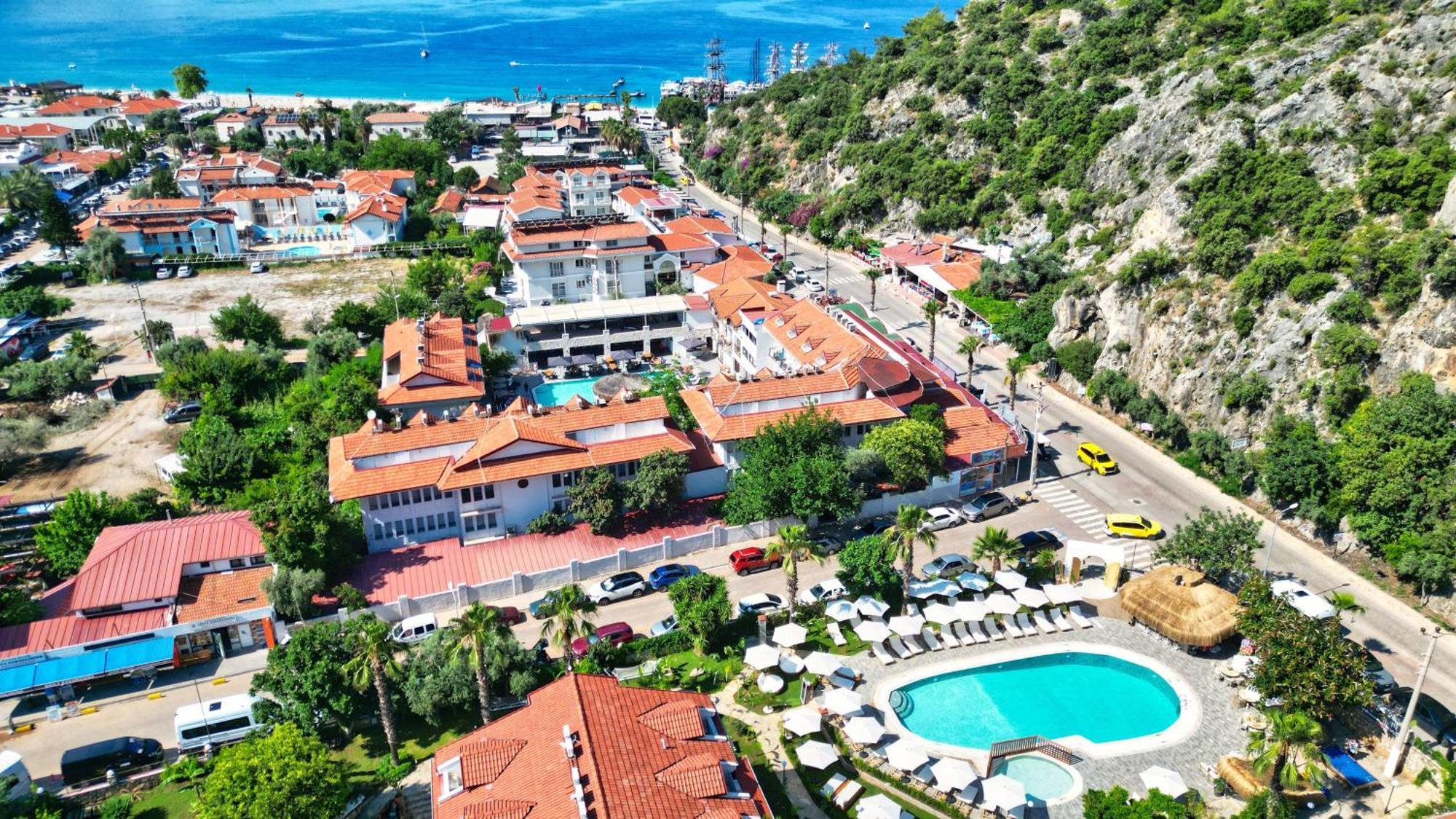 Ata Lagoon Hotel 3*