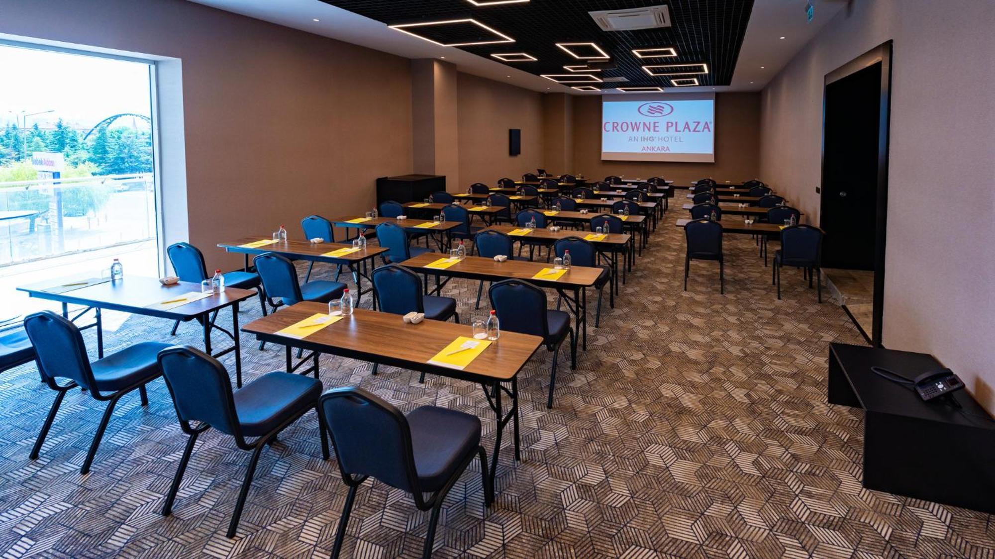 Hotel Crowne Plaza By Ihg 5*