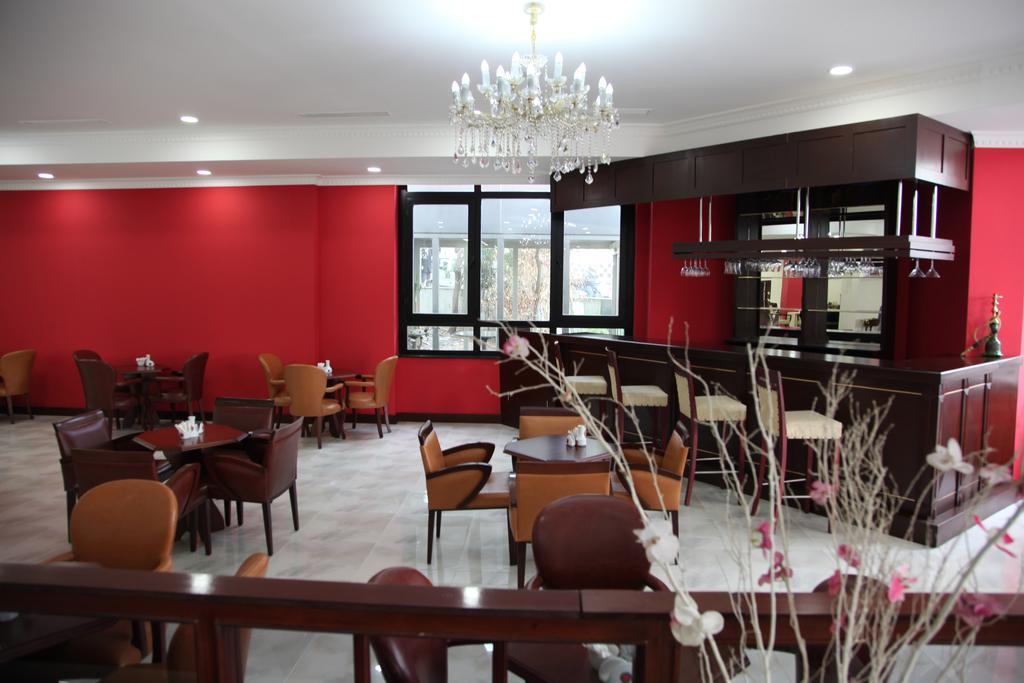 9 On Hotel 4*