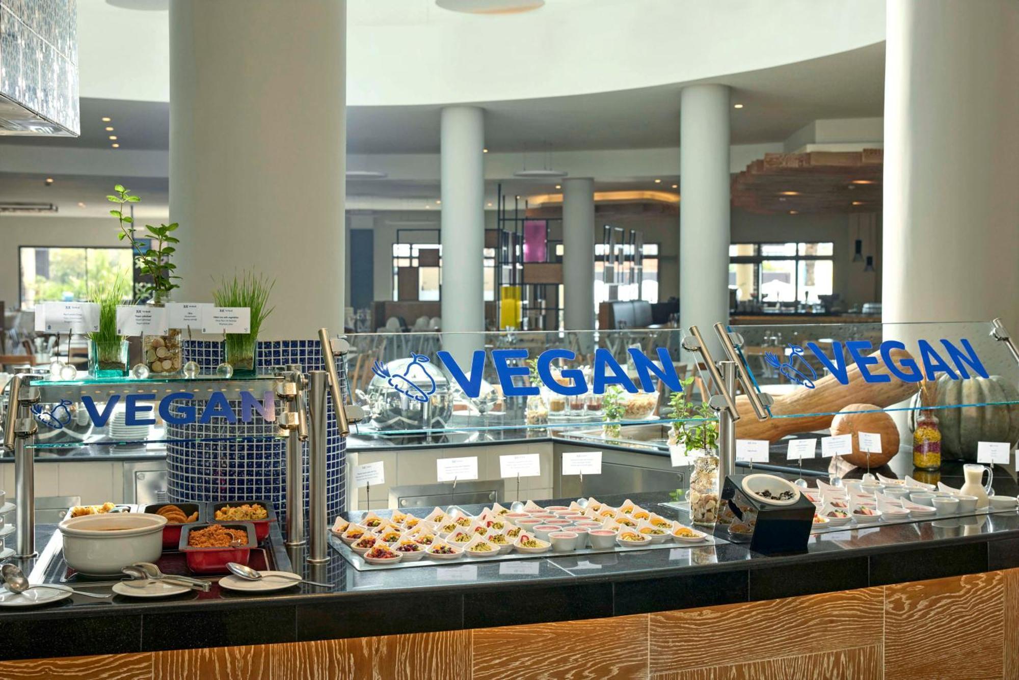 Tui Blue Palm Garden 4* Side