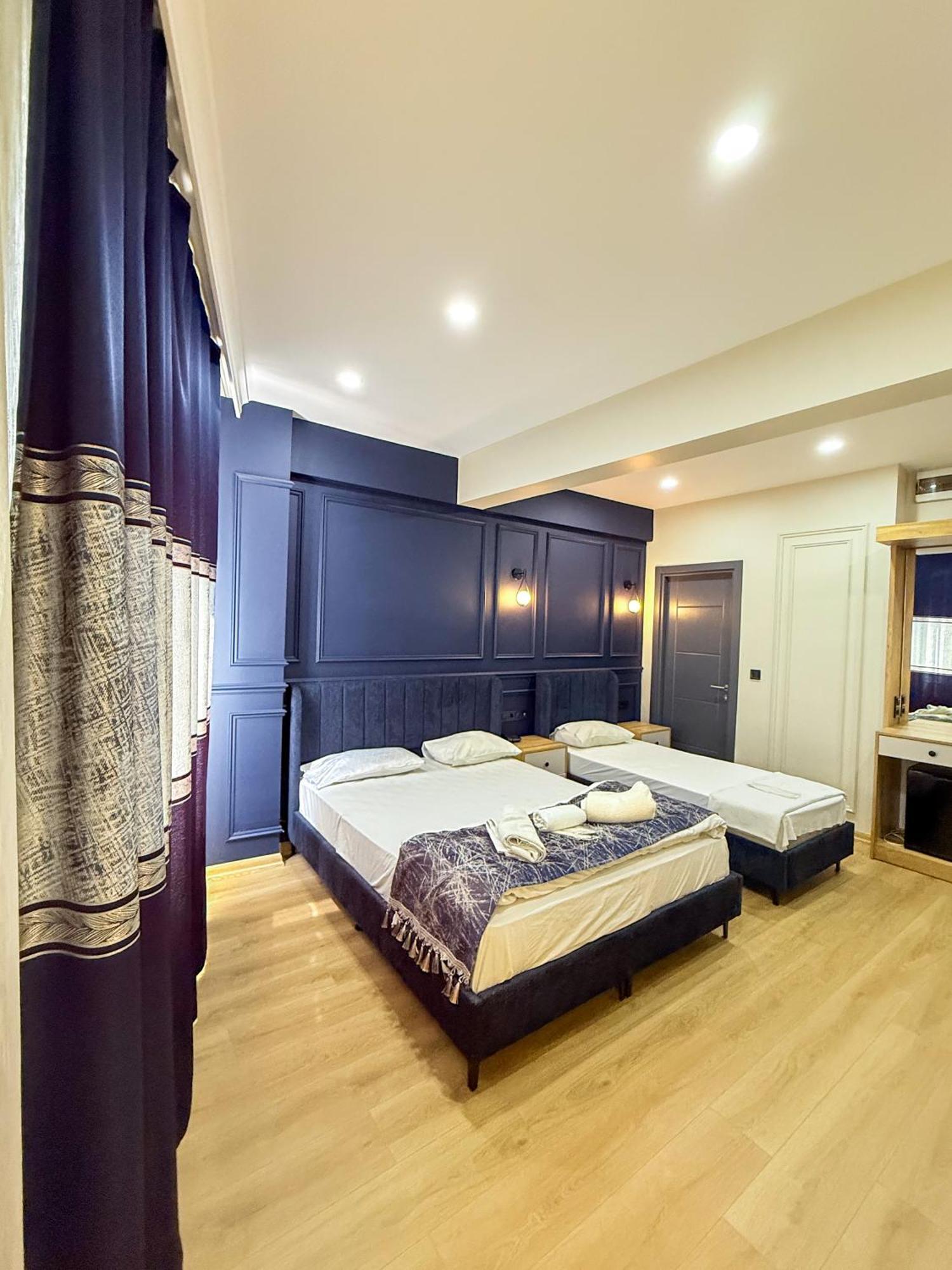 Hotel The Reina 3*