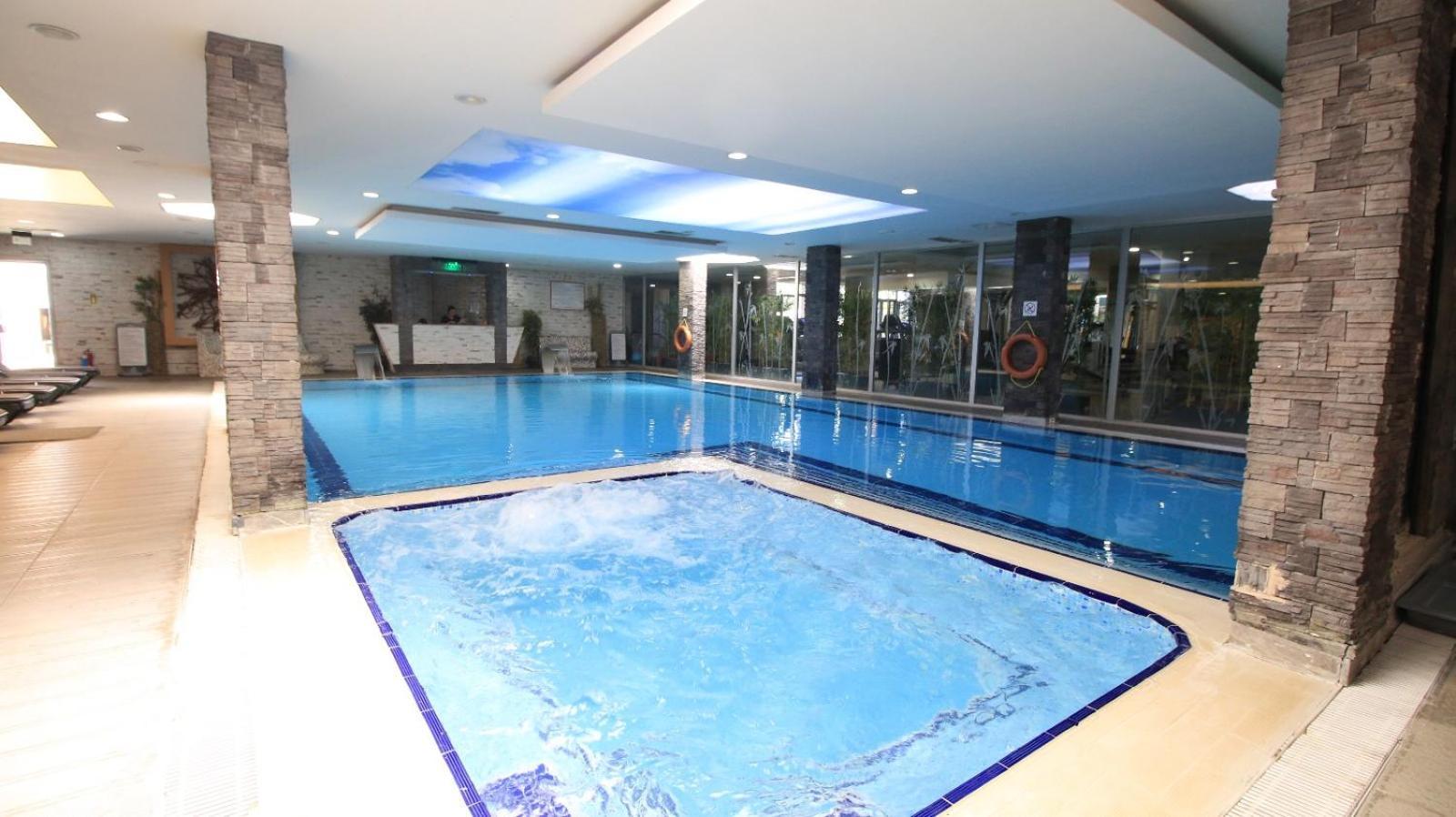 Elegance & Wellness-aqua