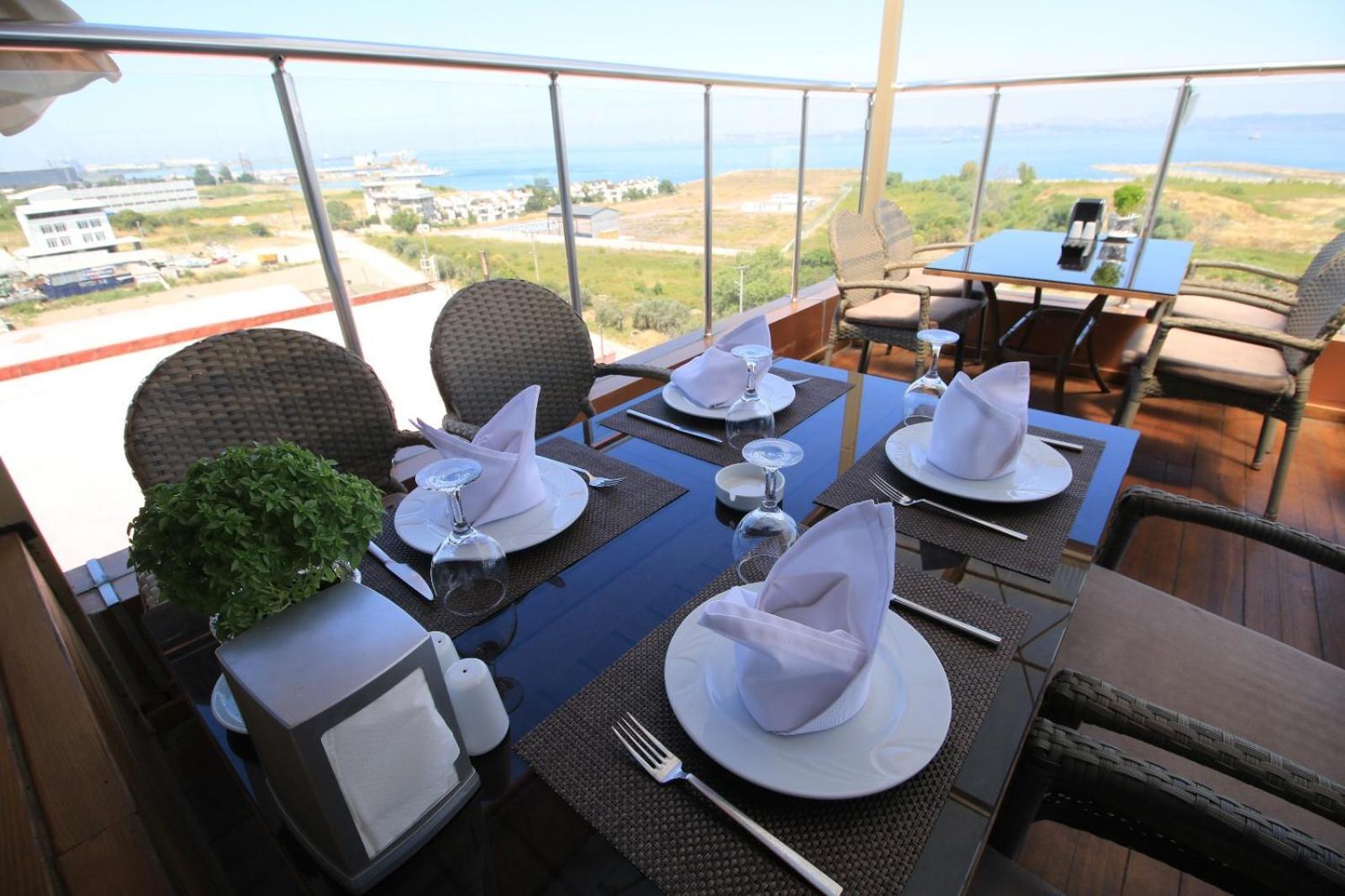 Hotel Elegance & Wellness-aqua