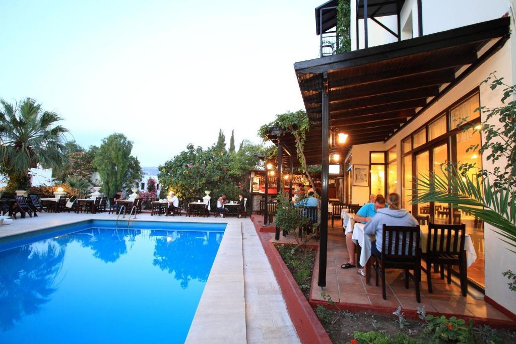 Hotel Paloma 2*